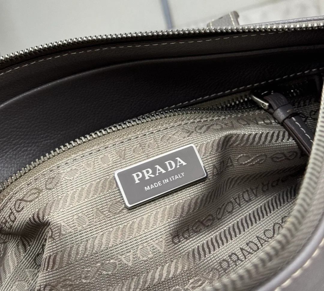 Классические Сумки Женские Prada 13223408