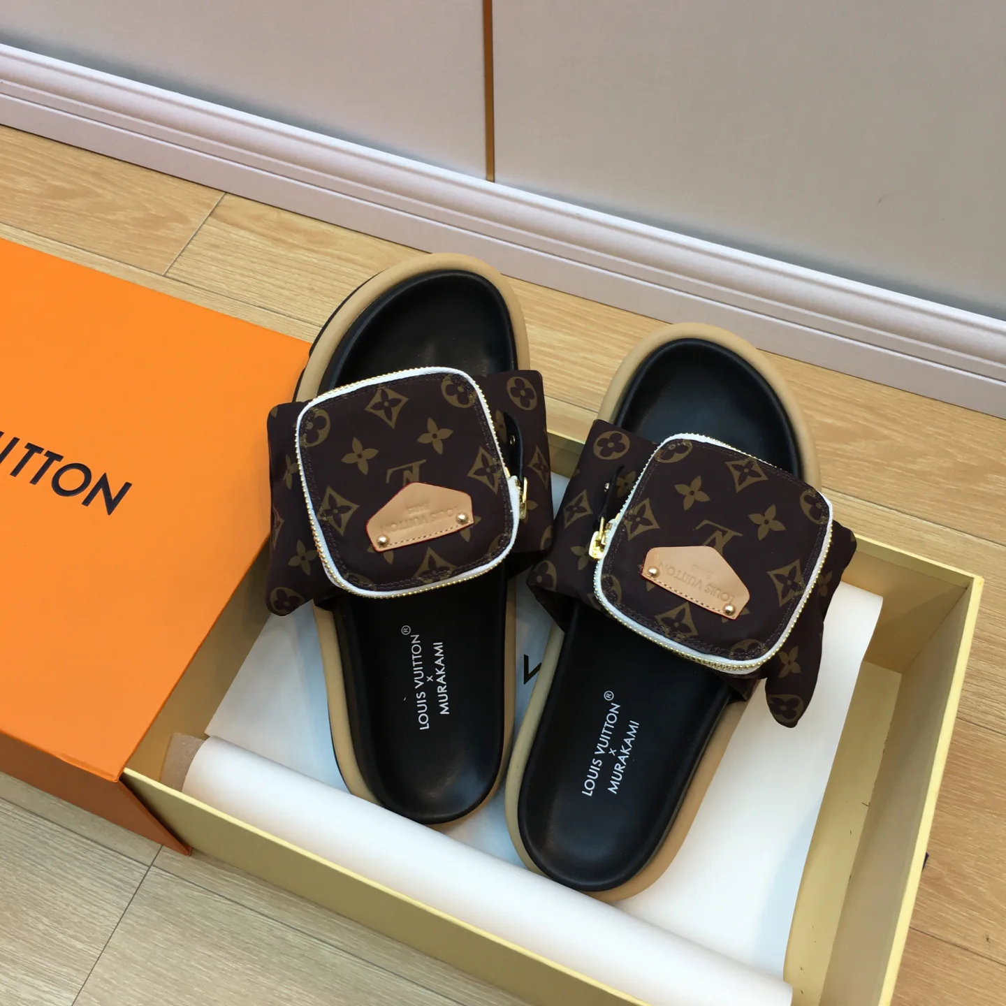 Шлепанцы Женские Louis Vuitton 32505