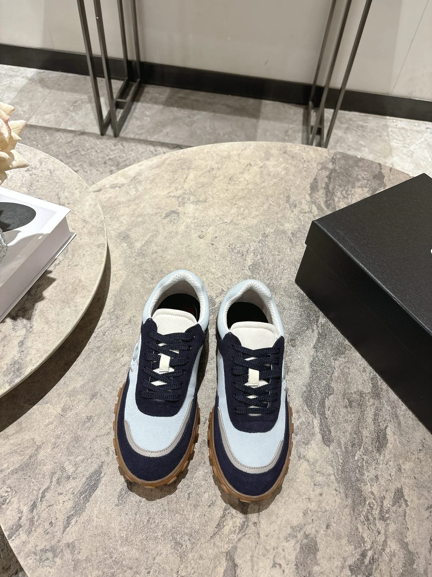 Кроссовки Женские Chanel 11585043