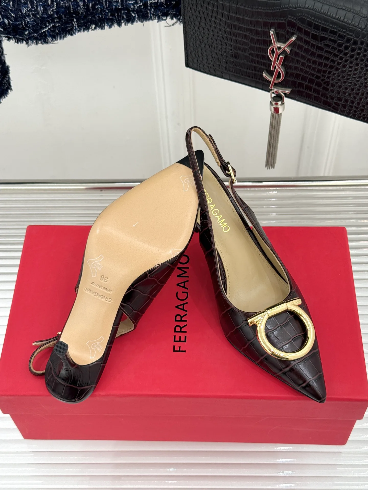 Босоножки Женские Salvatore Ferragamo 11312305