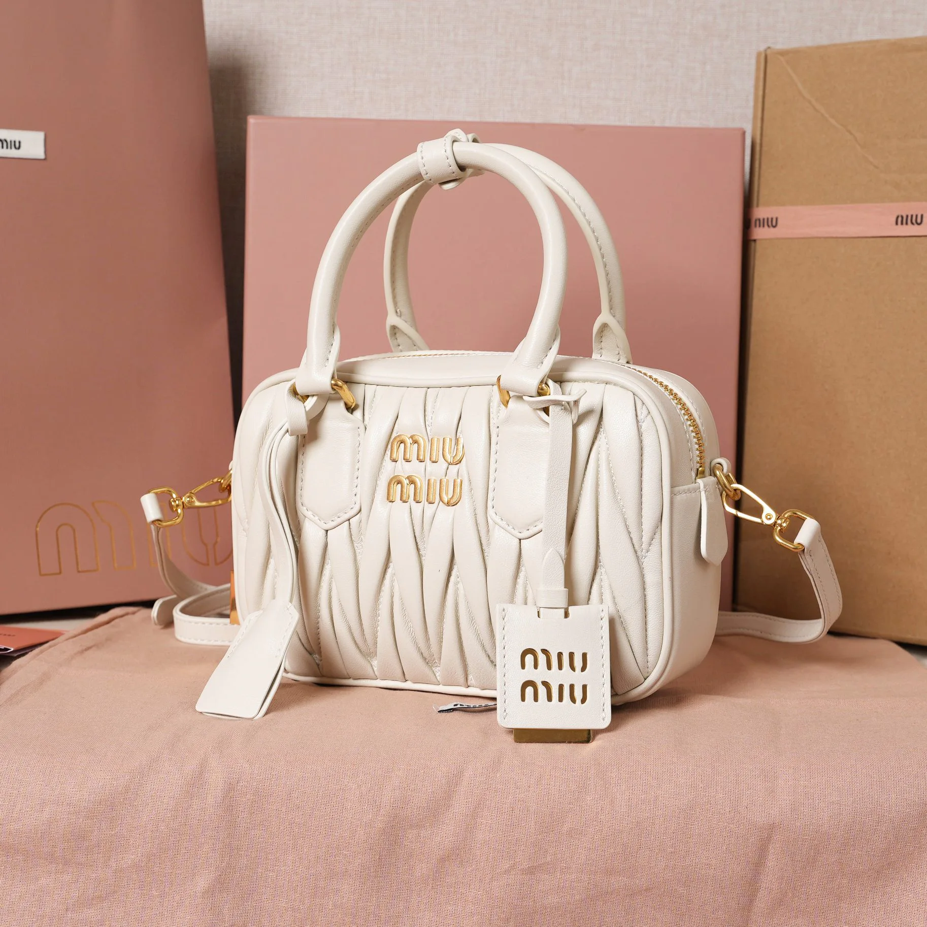 Классические Сумки Женские Miu Miu 11402746