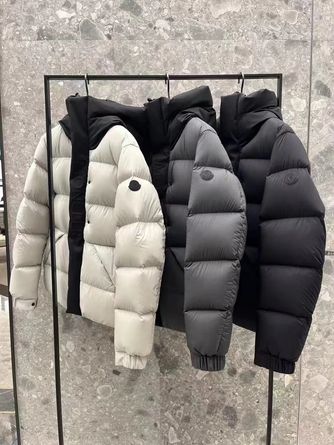Куртки И Пуховики Женские Moncler 17922016