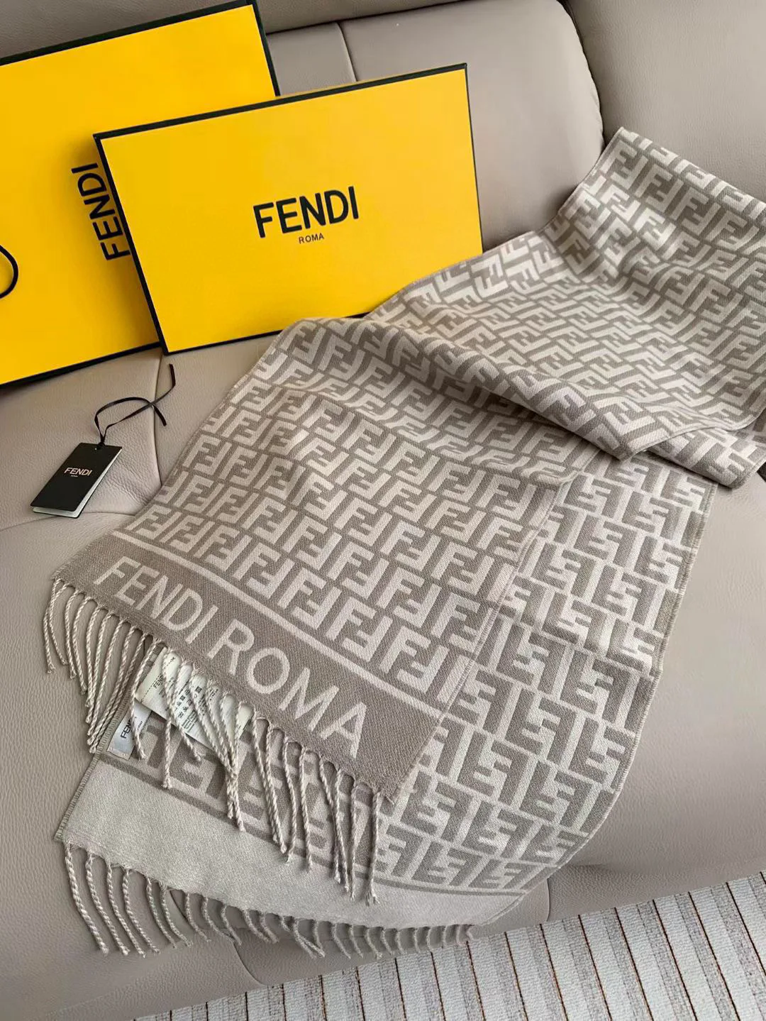 Шарфы Fendi 369660