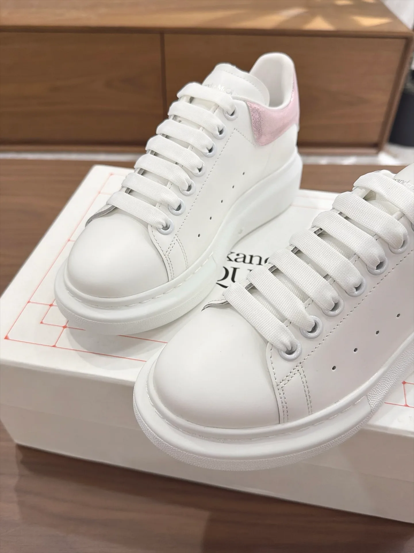 Кроссовки Женские Alexander Mcqueen 18941007