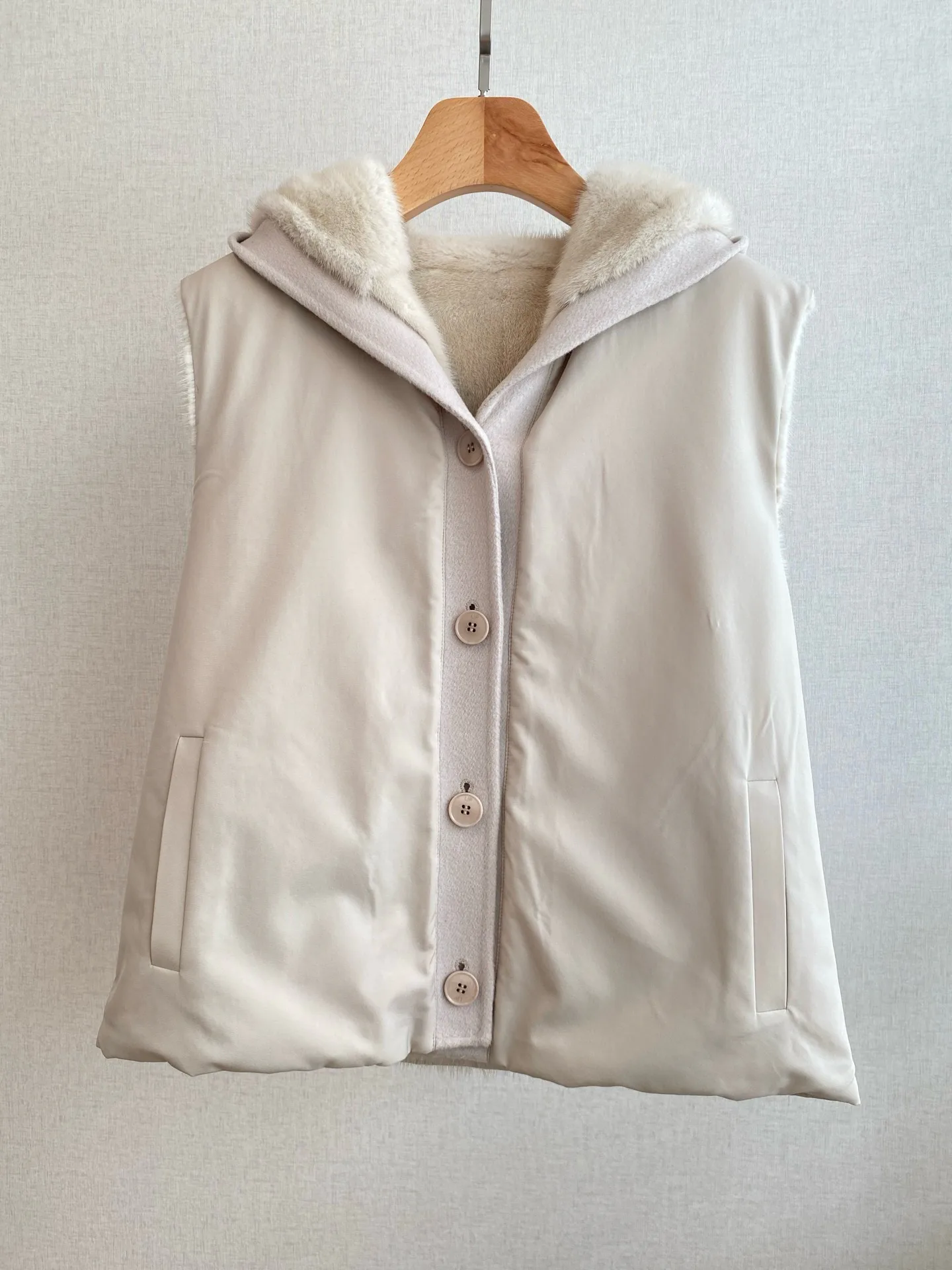 Жилеты Женские Loro Piana 18289319