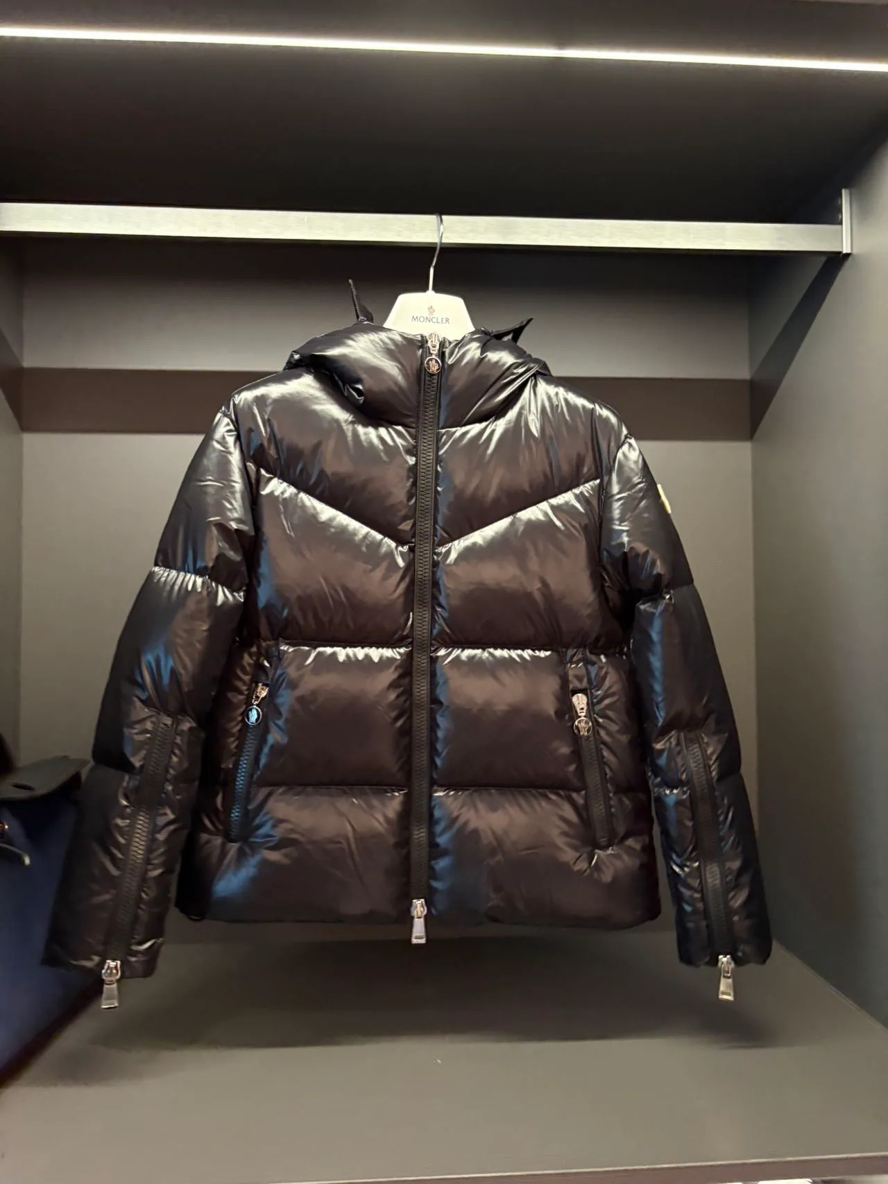 Куртки И Пуховики Мужские Moncler 17394947
