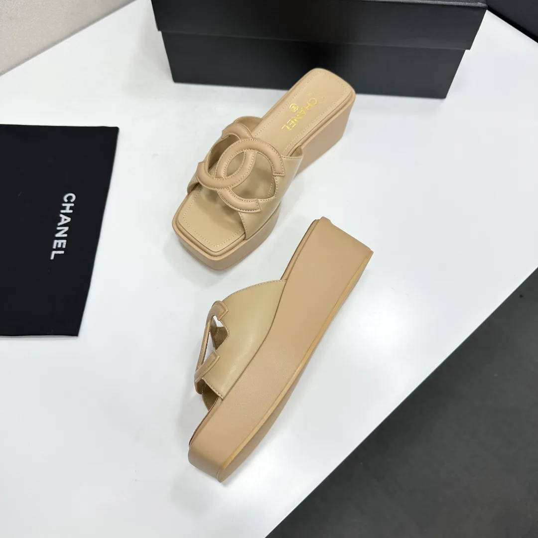 Босоножки Женские Chanel 18083861