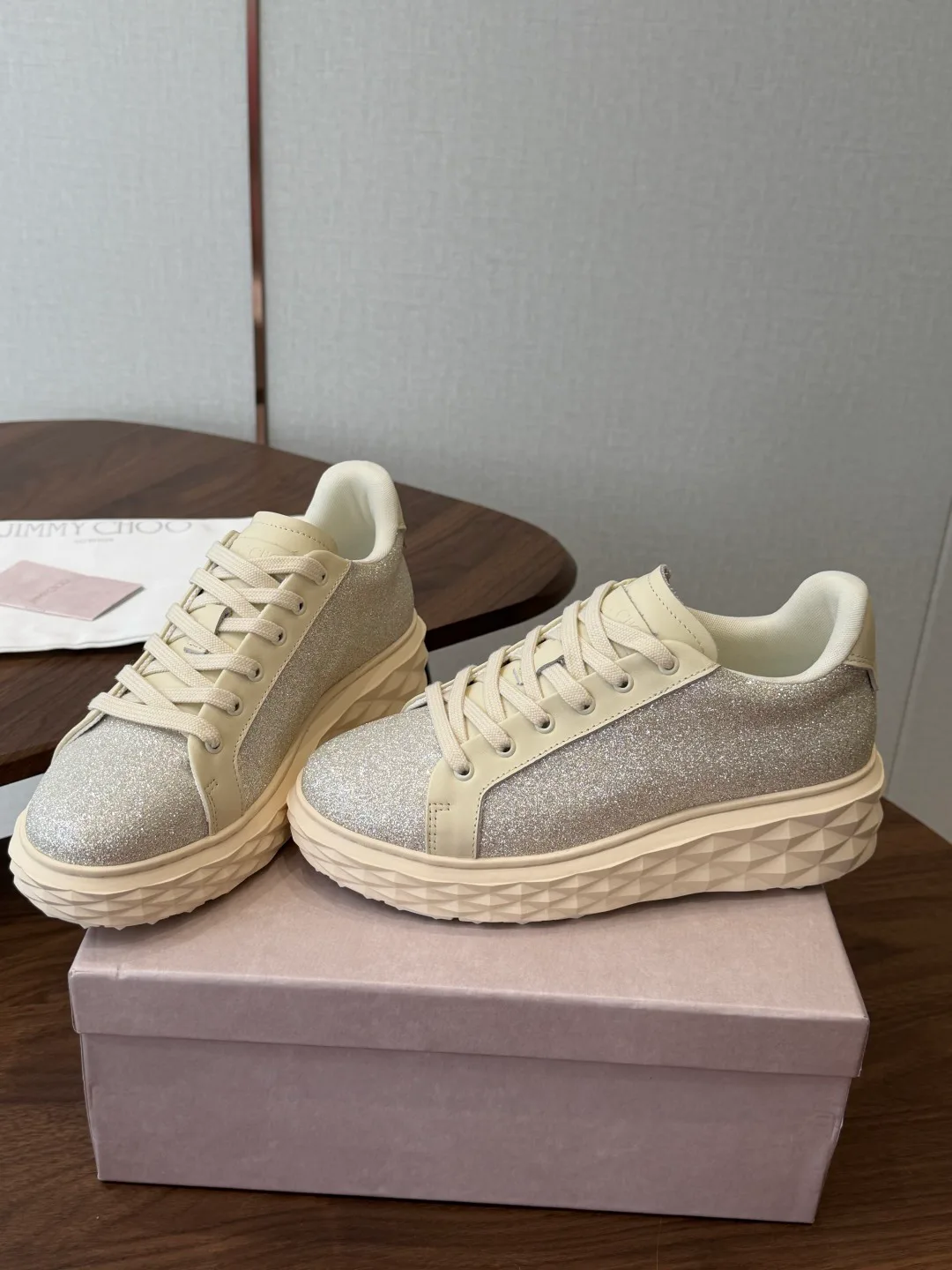 Кроссовки Женские Jimmy Choo 17923008