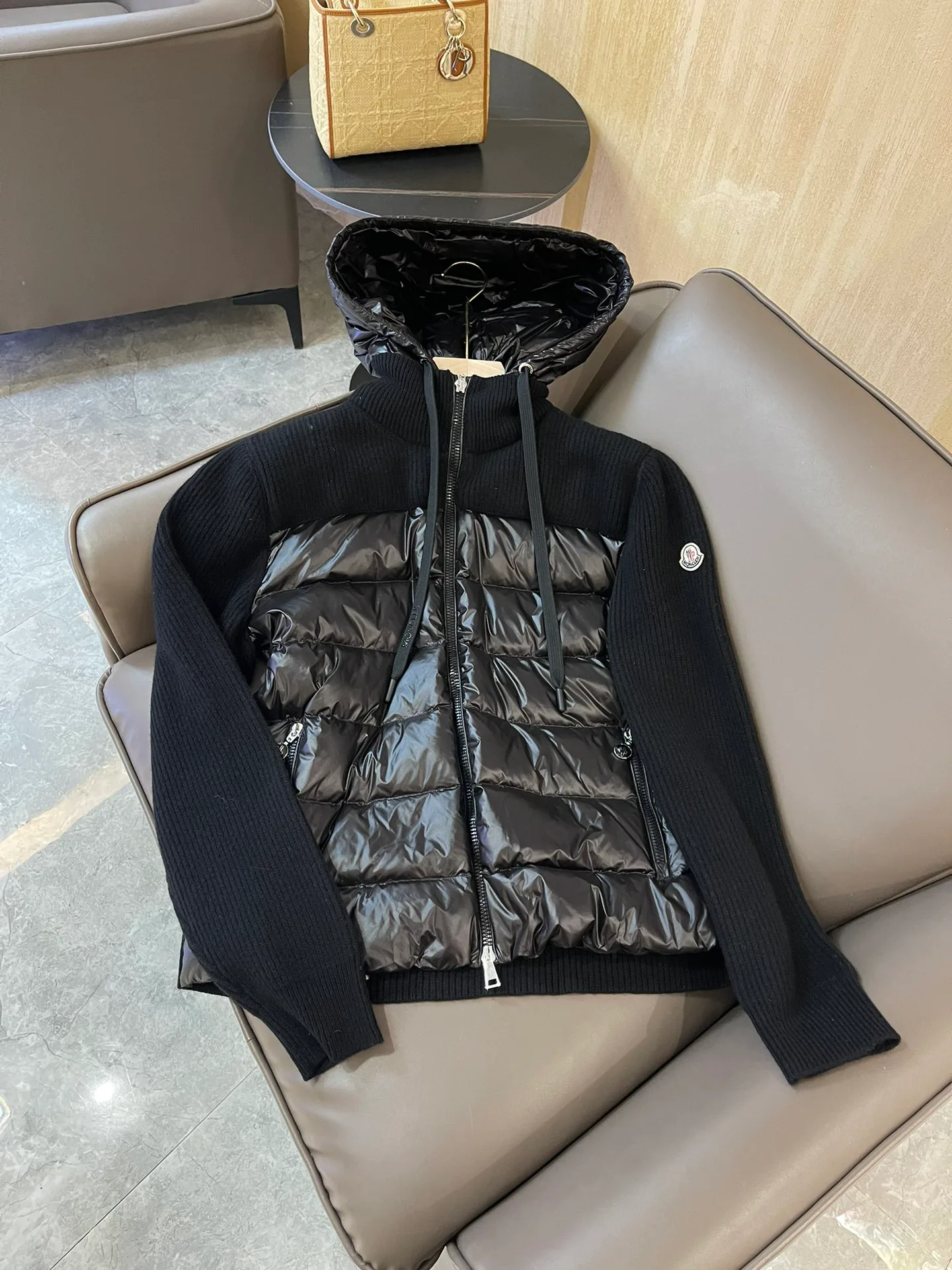 Куртки И Пуховики Женские Moncler 17886537