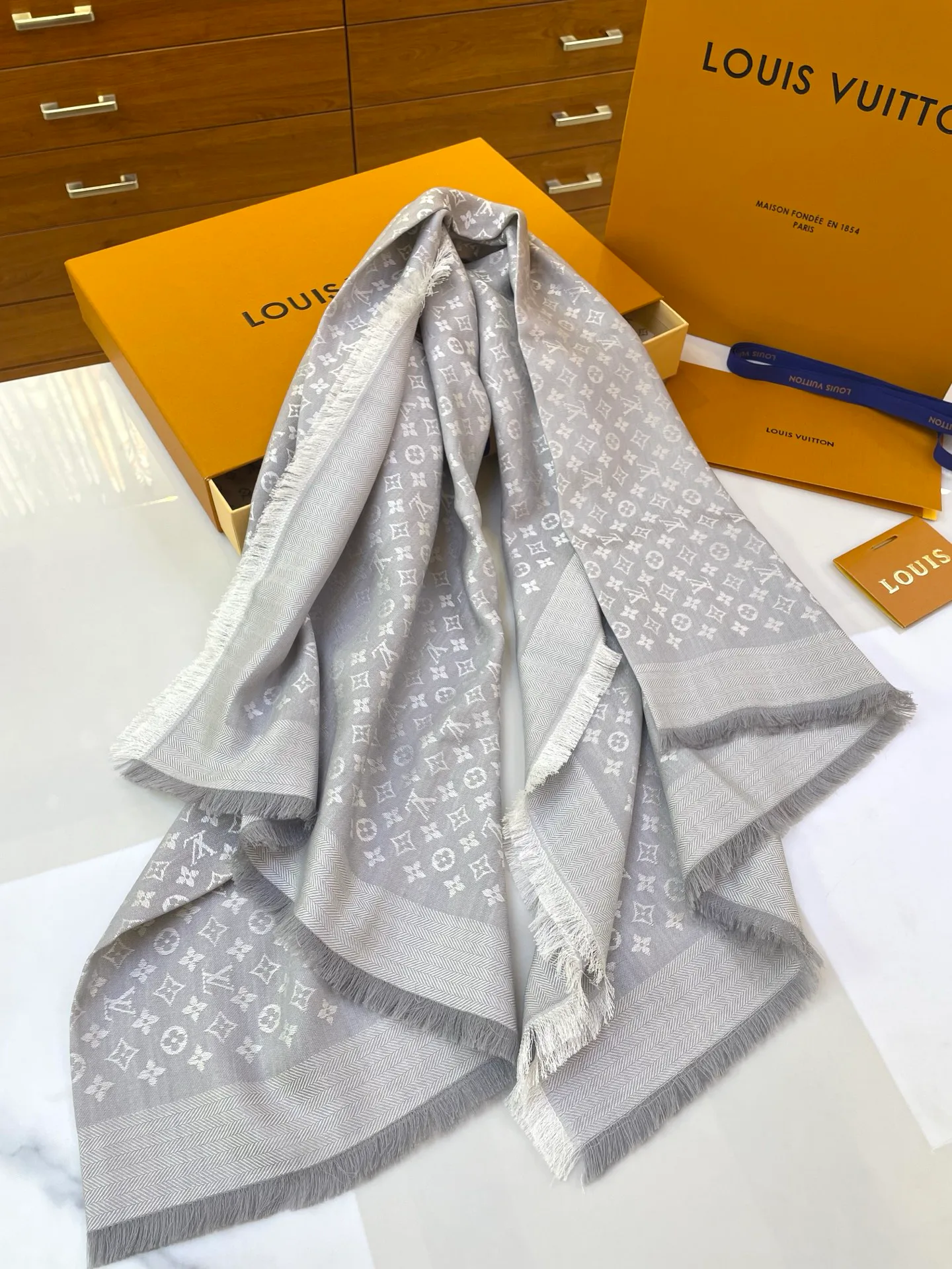 Шарфы Louis Vuitton 104656