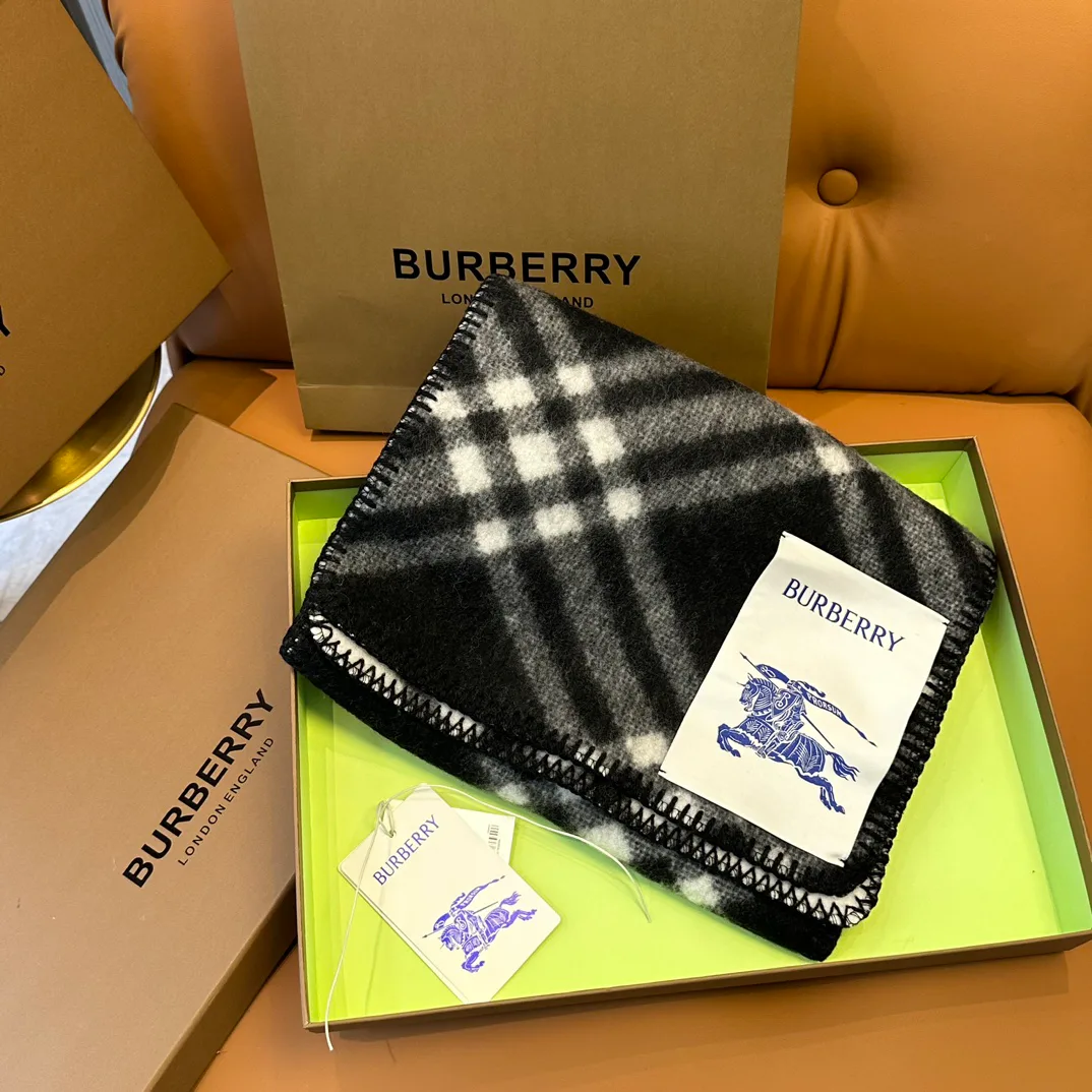 Шарфы Burberry 18401215