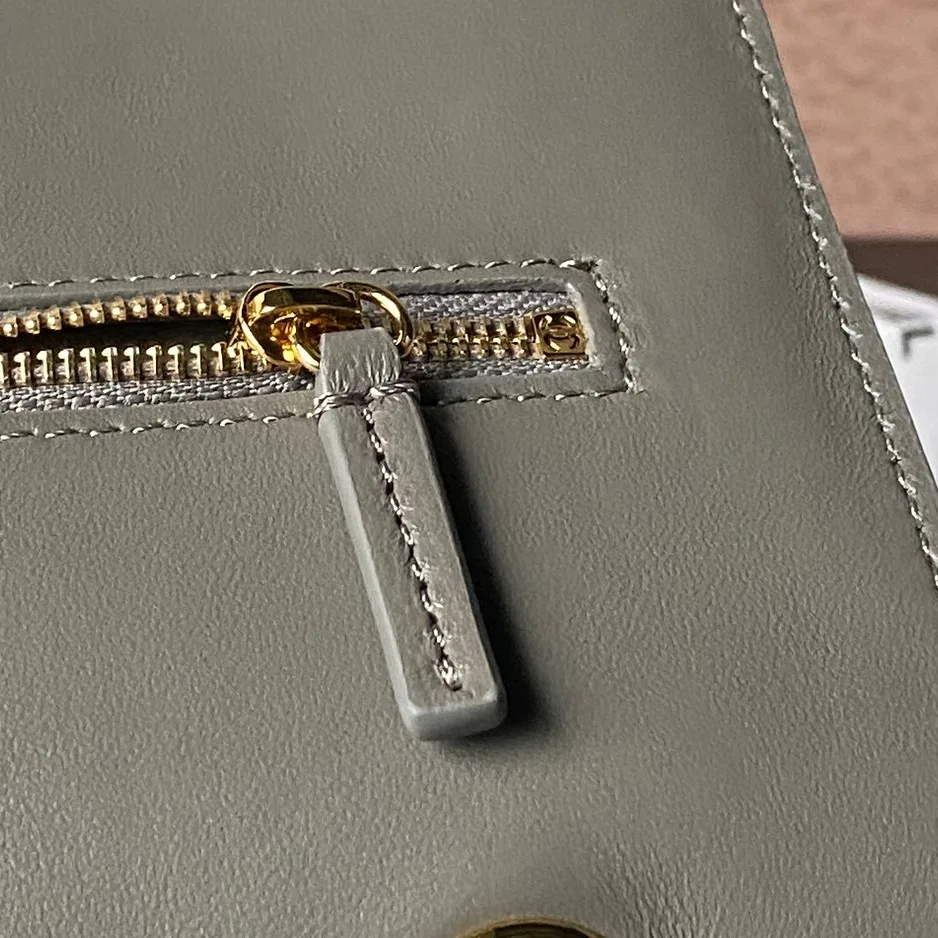Классические Сумки Женские Chanel 18207967