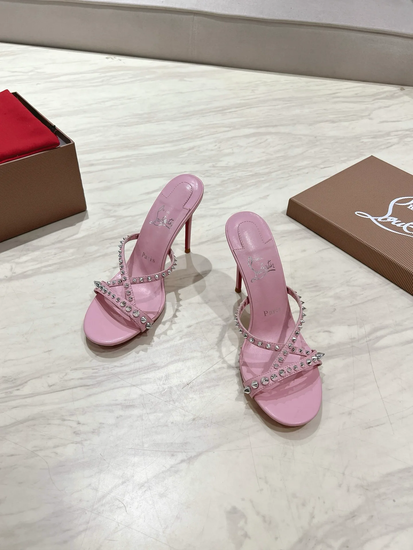 Босоножки Женские Christian Louboutin 35785