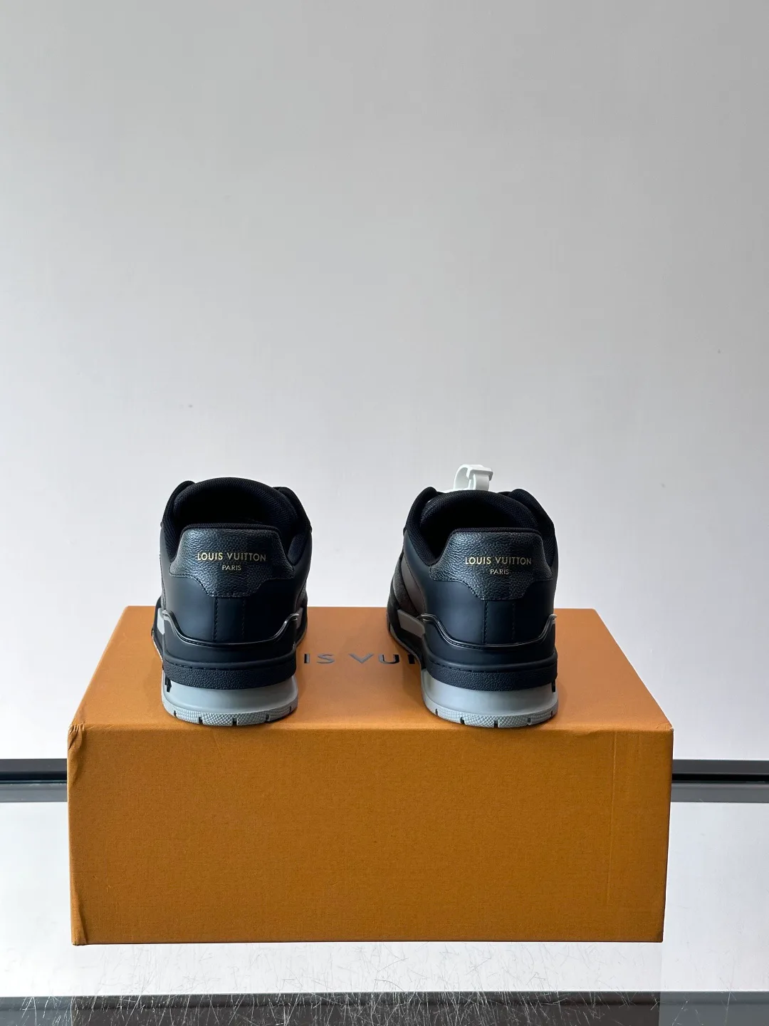 Кроссовки Мужские Louis Vuitton 13546849