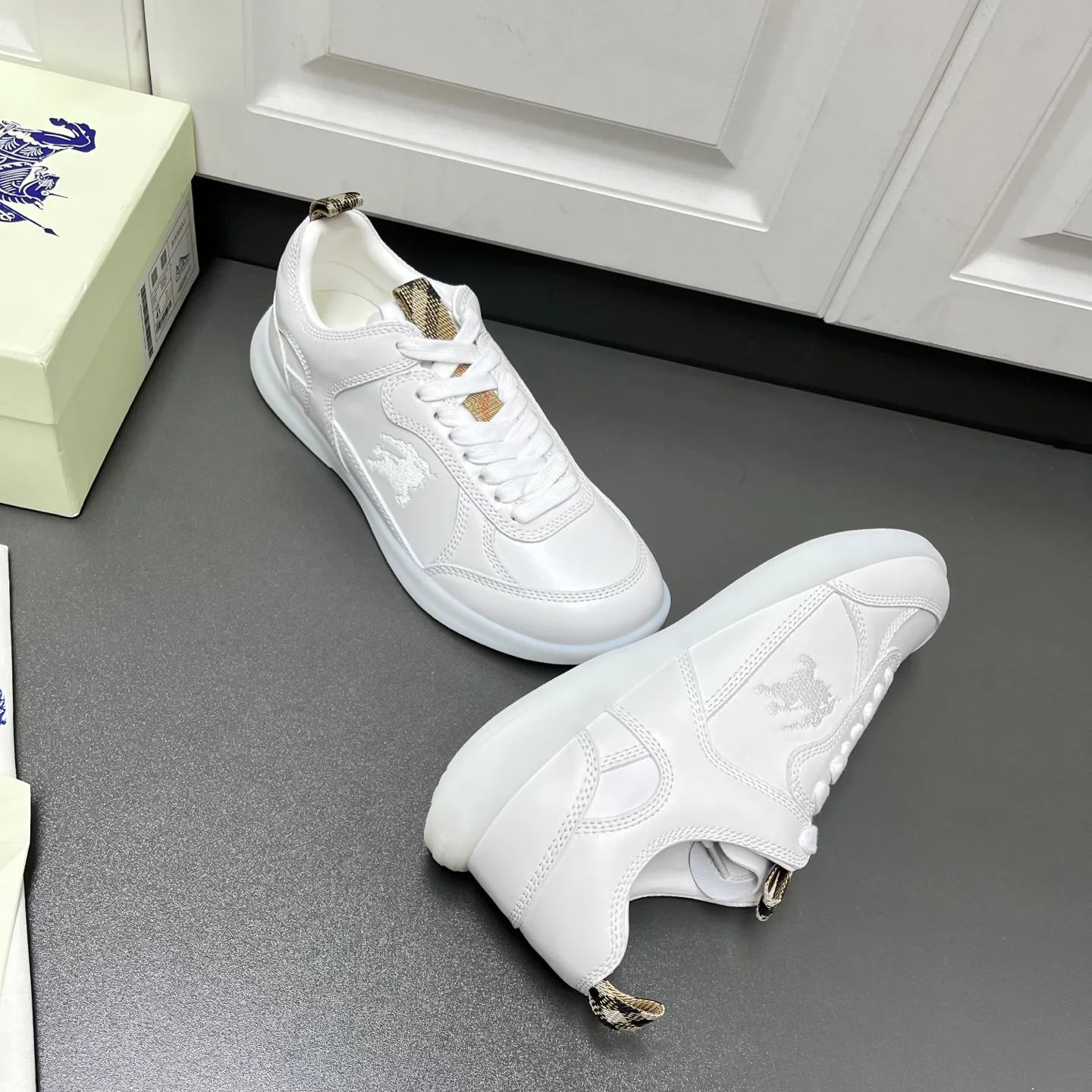 Кроссовки Мужские Burberry 9998342