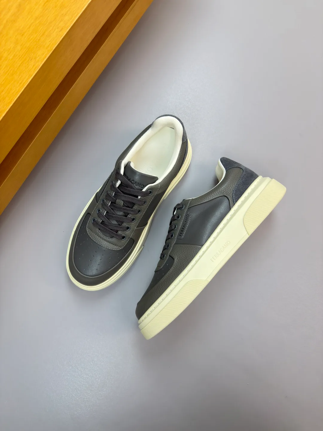 Кроссовки Мужские Salvatore Ferragamo 17042094