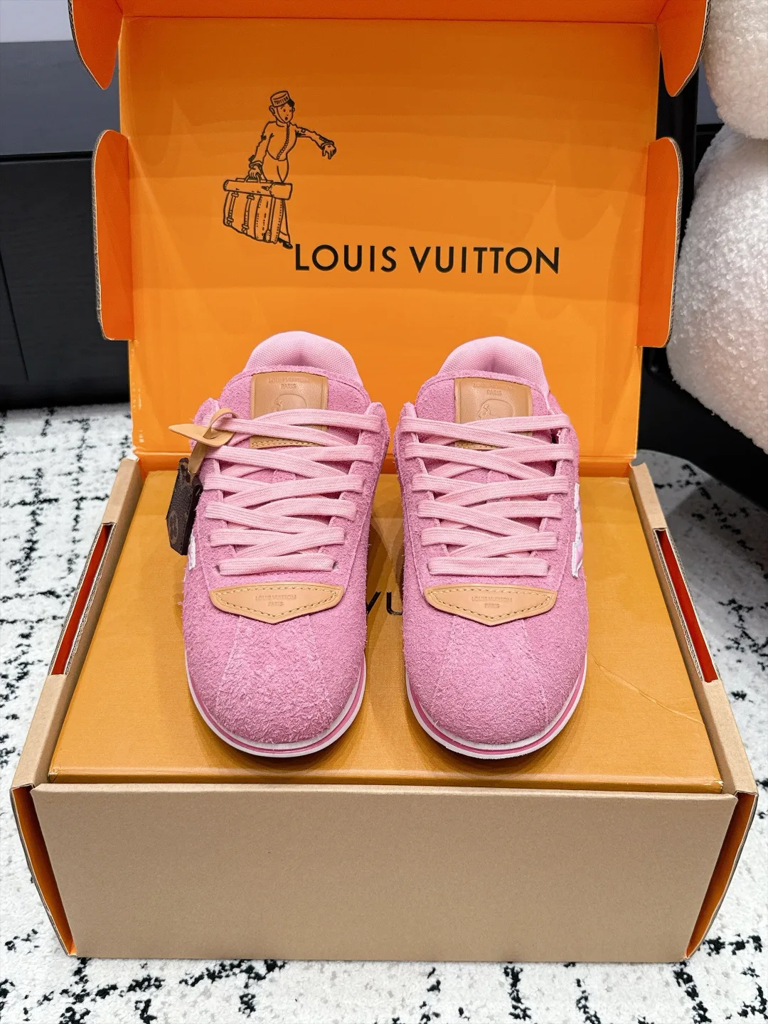 Кроссовки Женские Louis Vuitton 18406465