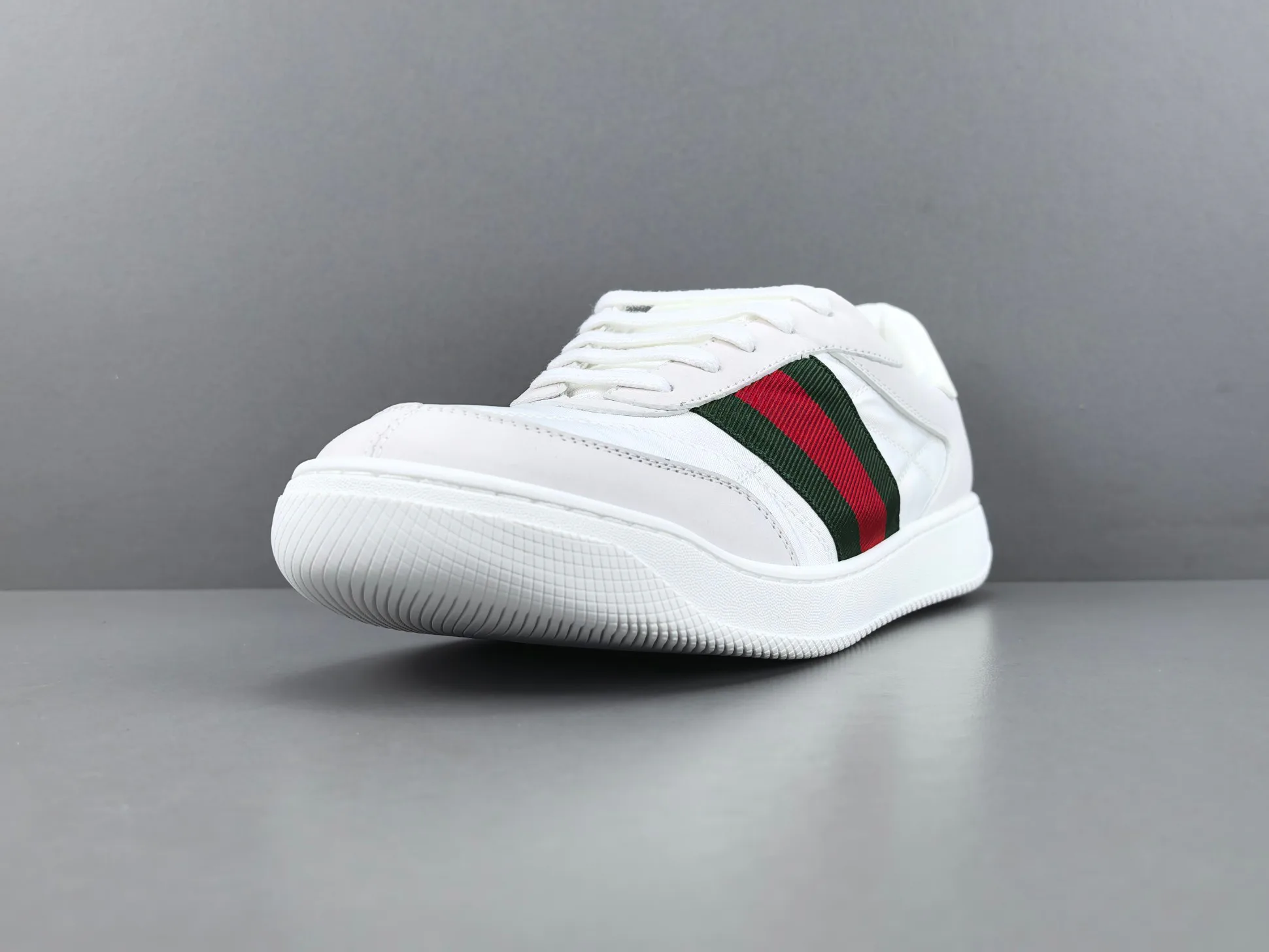 Кроссовки Женские Gucci 18552280
