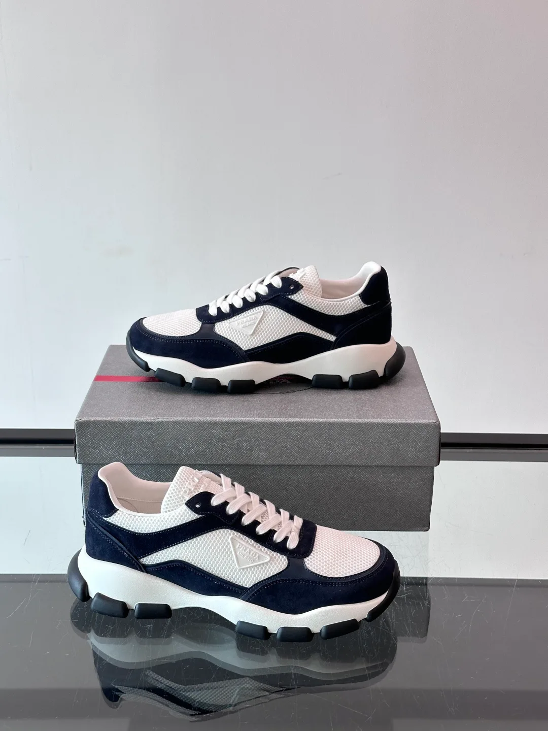 Кроссовки Женские Prada 18449473