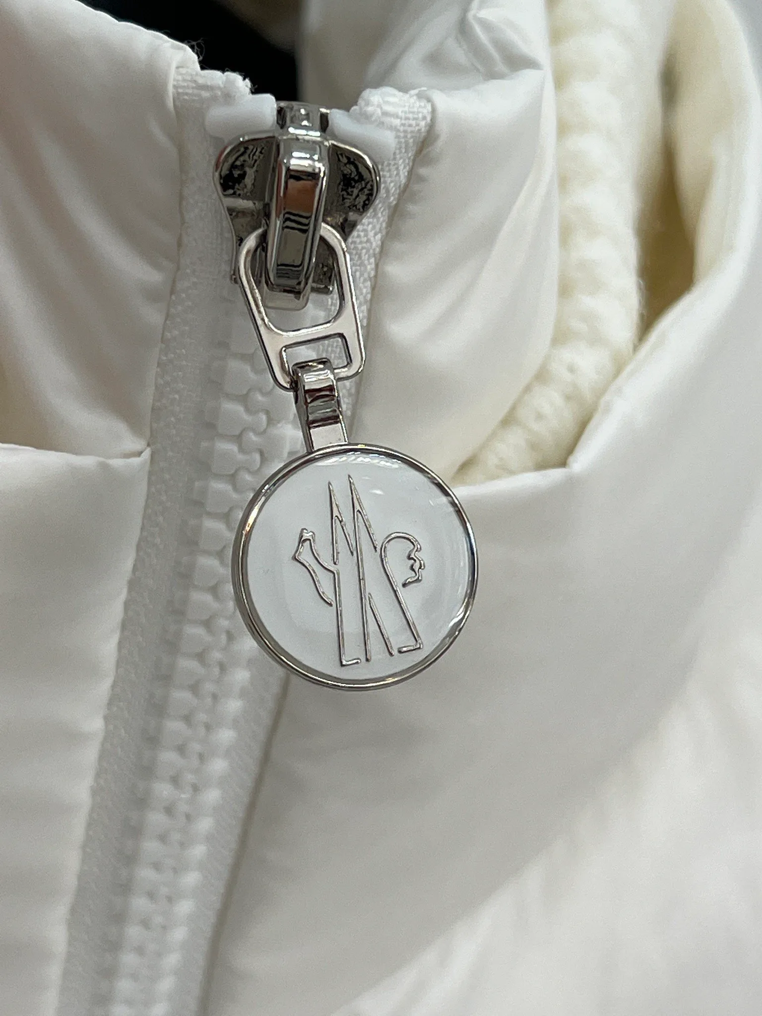 Куртки И Пуховики Женские Moncler 18416279