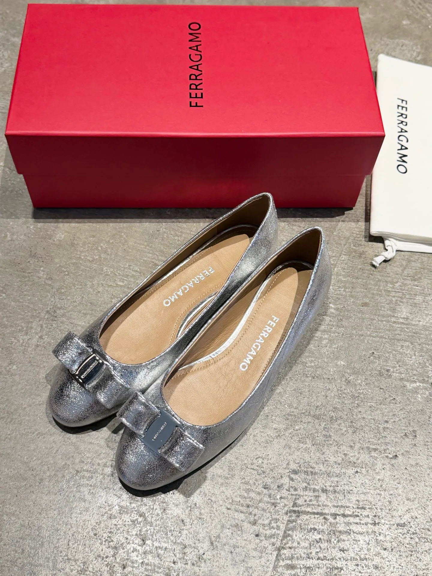 Балетки Женские Salvatore Ferragamo 18731767