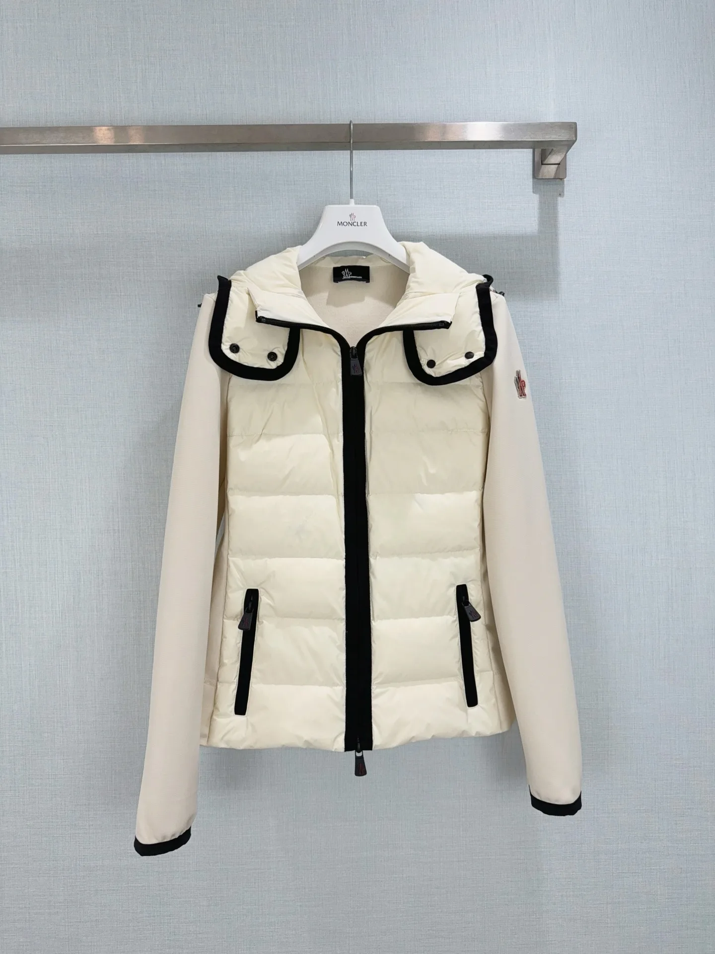 Куртки И Пуховики Женские Moncler 18474209