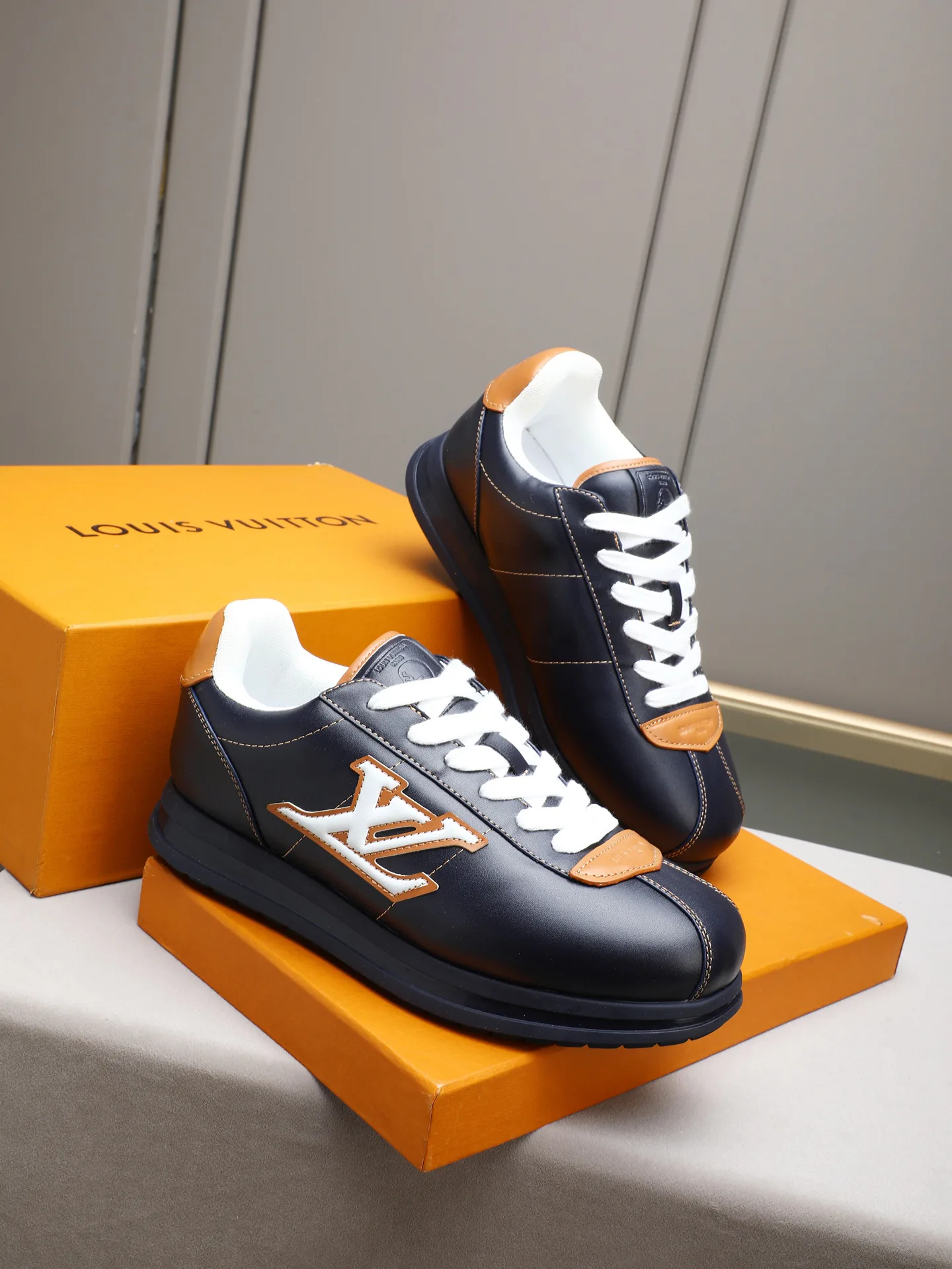 Кроссовки Мужские Louis Vuitton 11490456