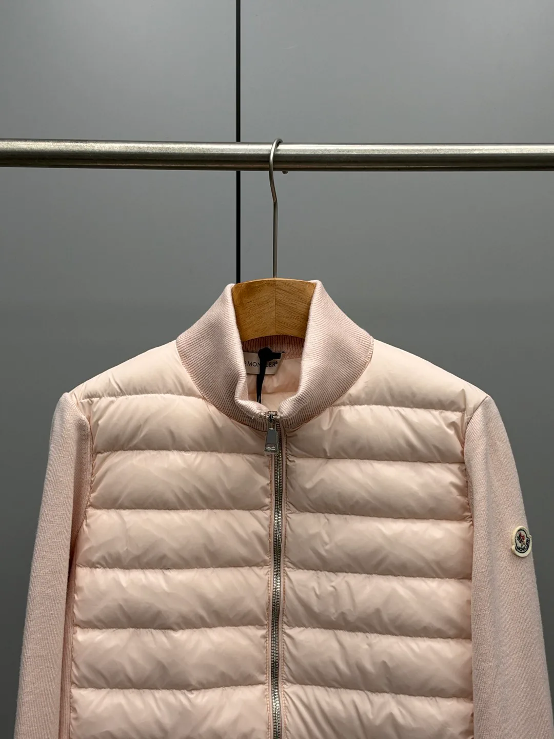 Куртки И Пуховики Женские Moncler 19070743
