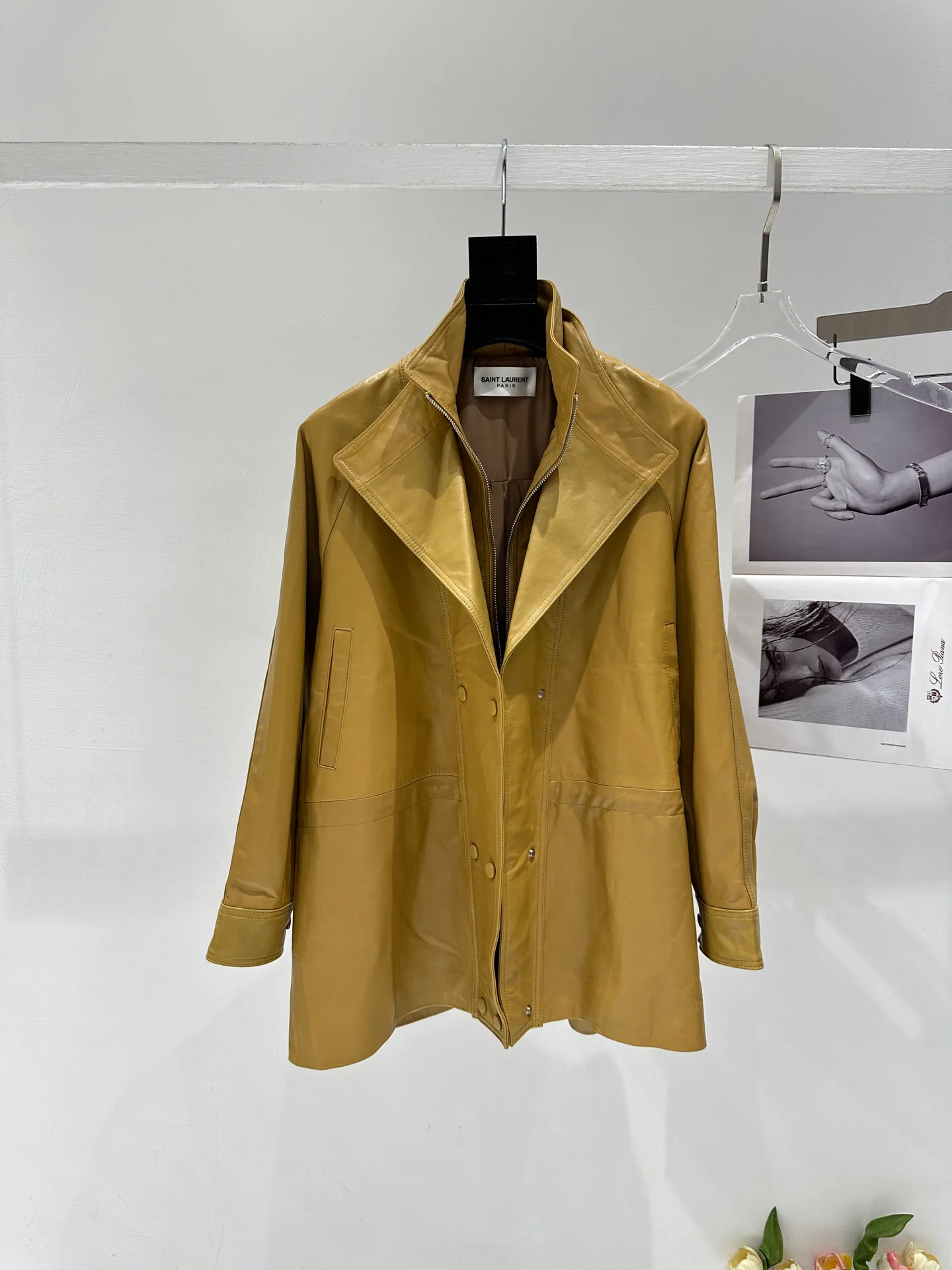 Кожаные Куртки И Дублёнки Женские Saint Laurent 11598171