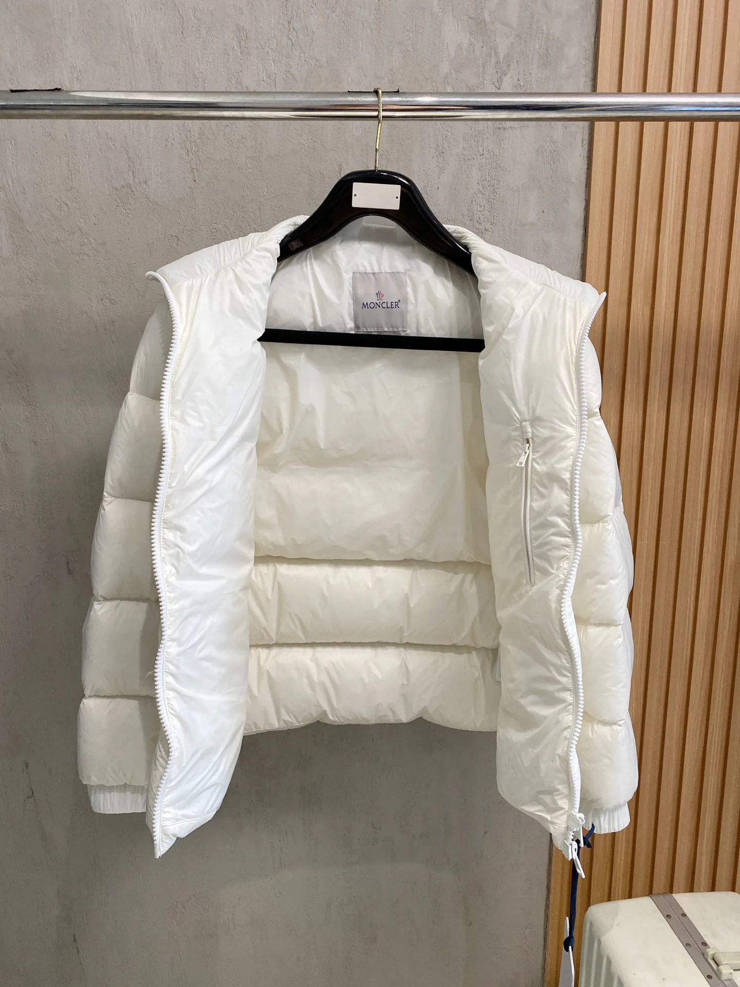 Куртки И Пуховики Мужские Moncler 5596253