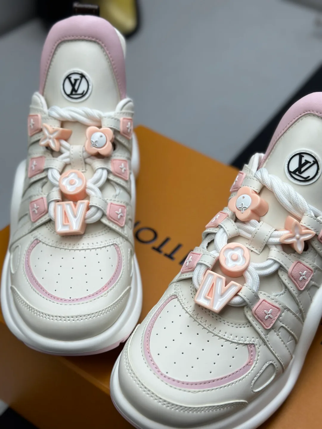 Кроссовки Женские Louis Vuitton 18211999