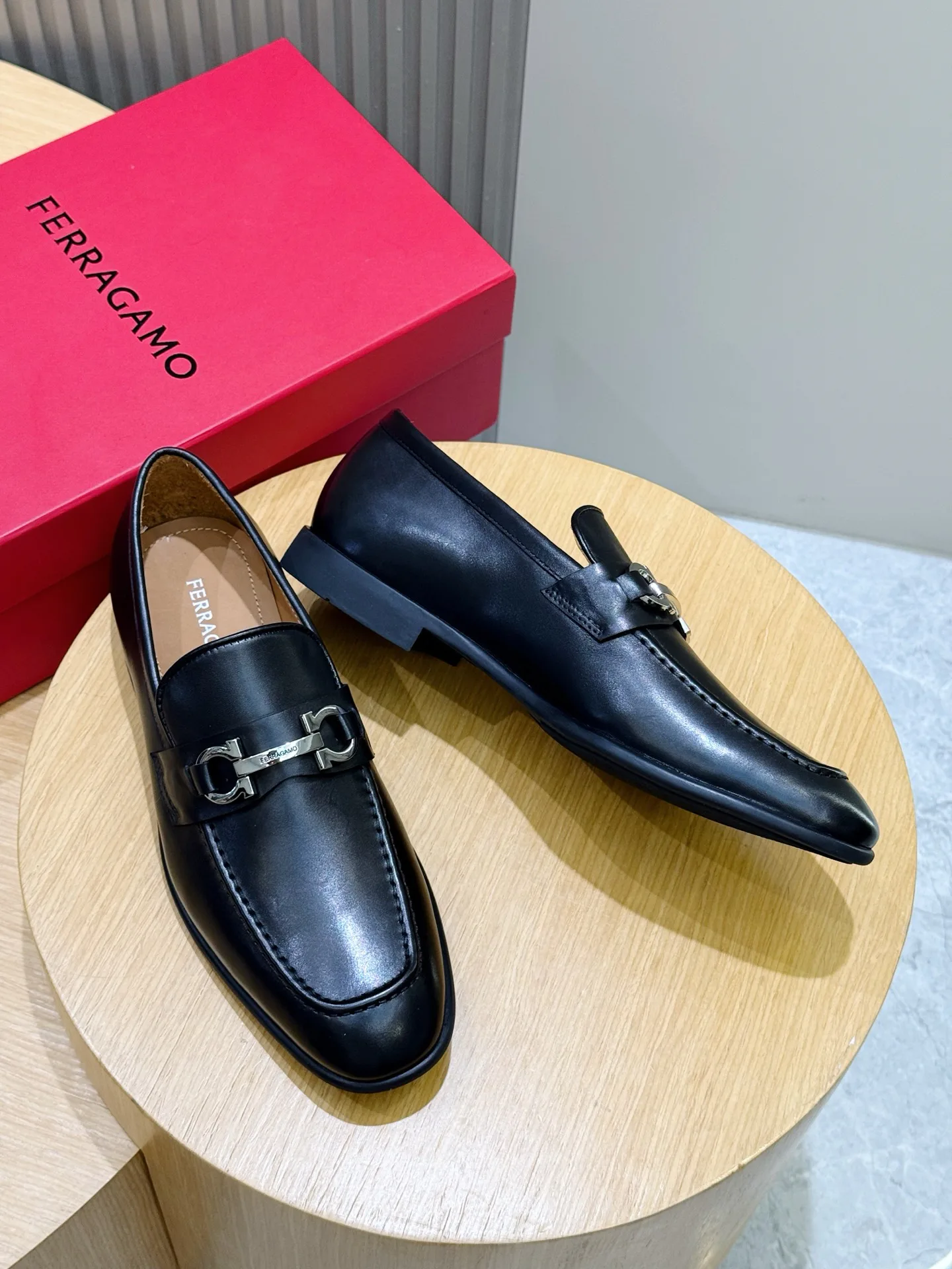 Лоферы И Туфли Мужские Salvatore Ferragamo 18101482