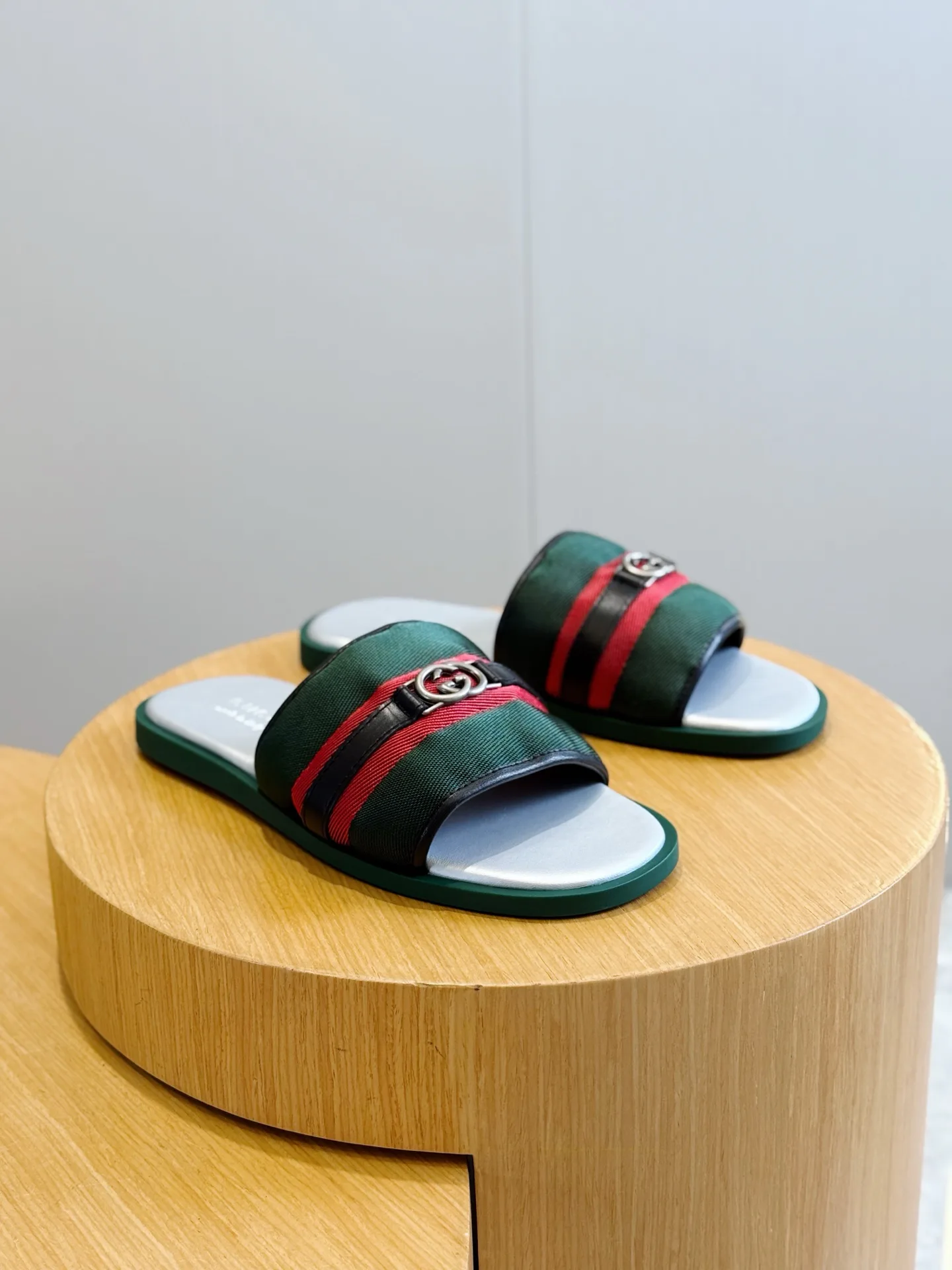 Шлепанцы Мужские Gucci 17349626