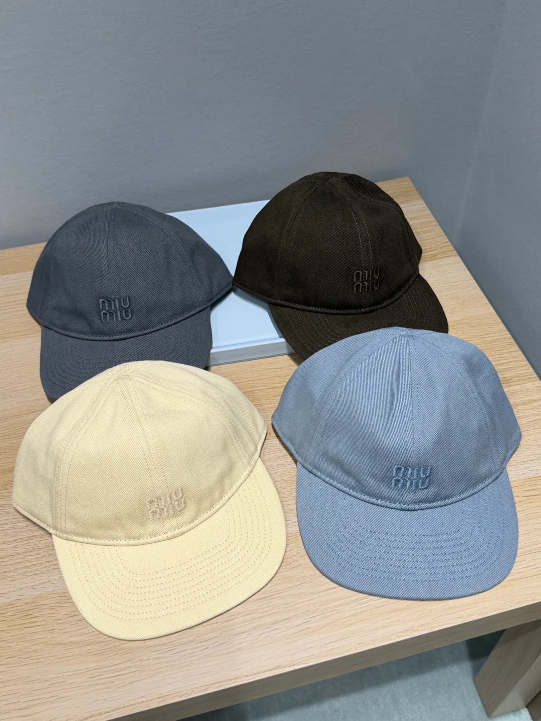 Головные Уборы Miu Miu 869566