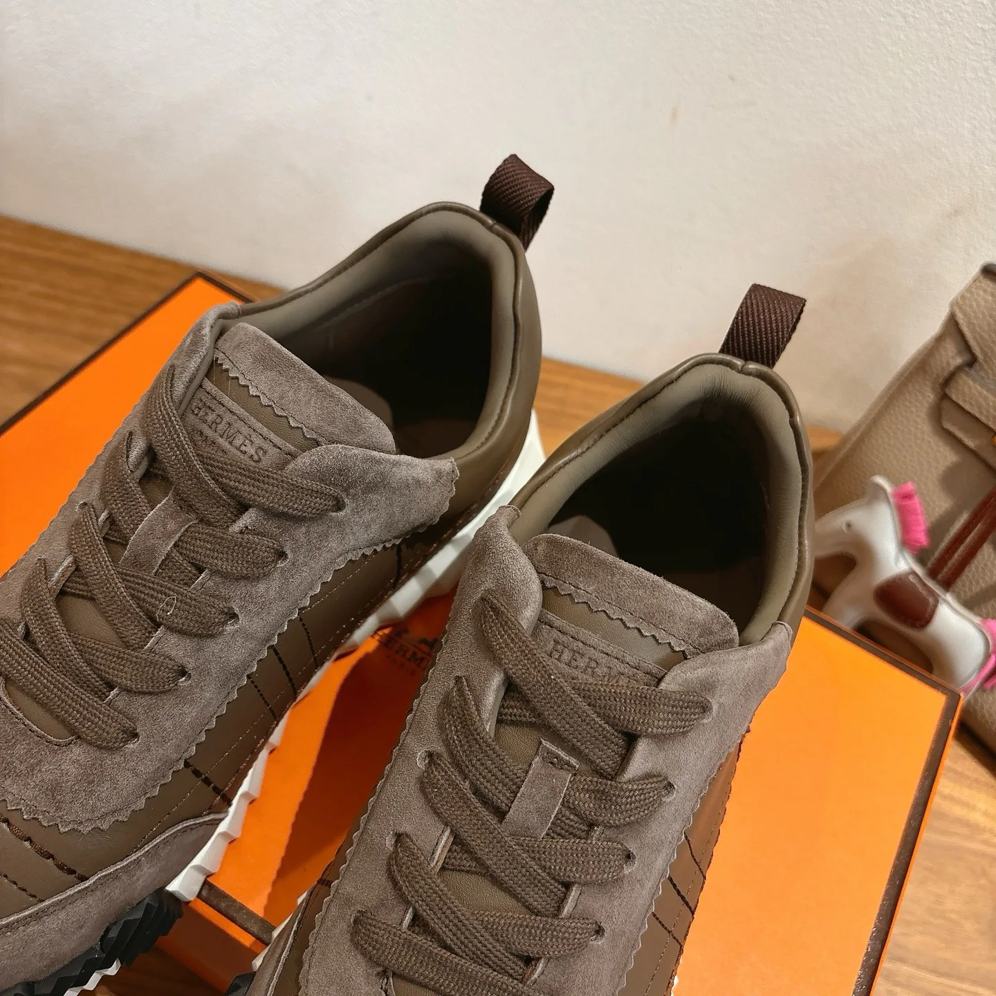 Кроссовки Женские Hermes 18729878