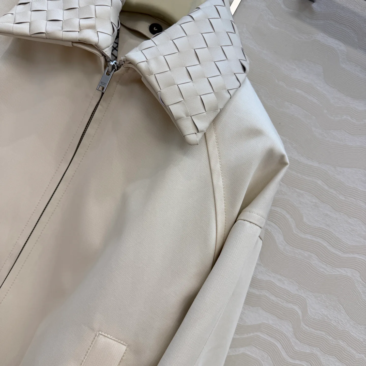 Куртки И Пуховики Женские Bottega Veneta 18501592