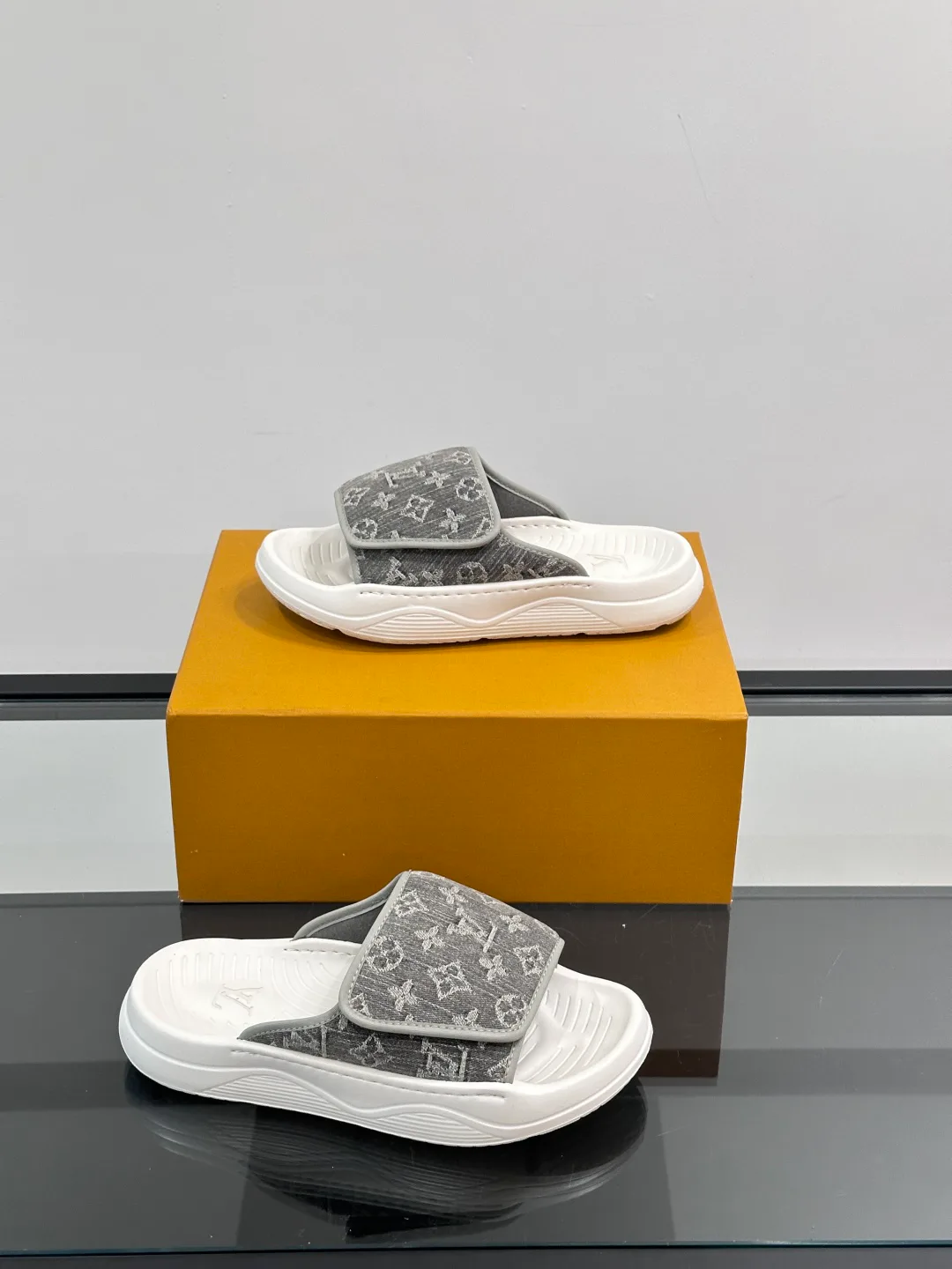 Шлепанцы Мужские Louis Vuitton 74069