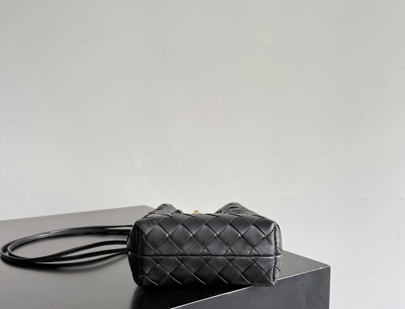 Сумки На Ремне Женские Bottega Veneta 11978384