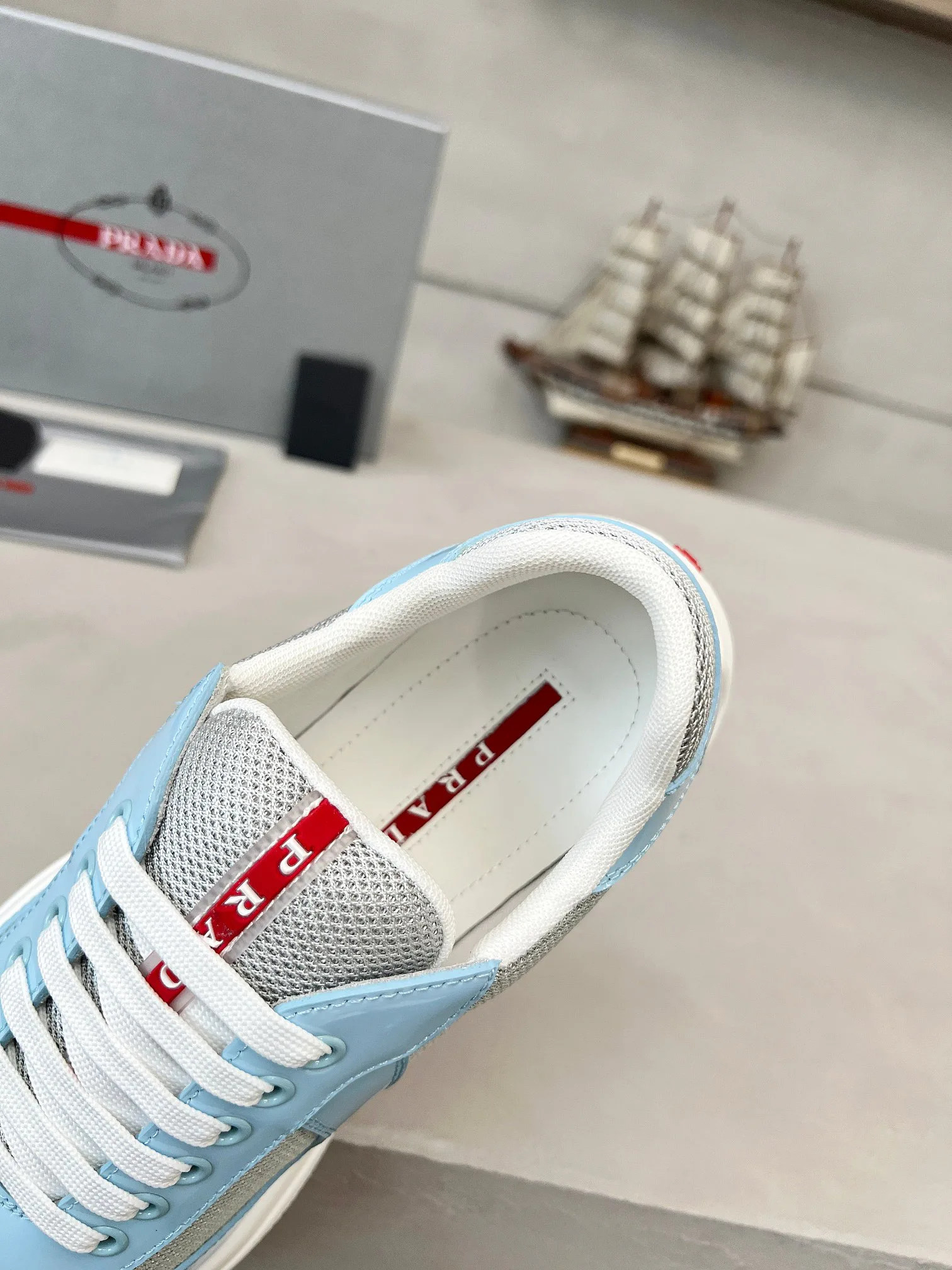 Кроссовки Женские Prada 17704063