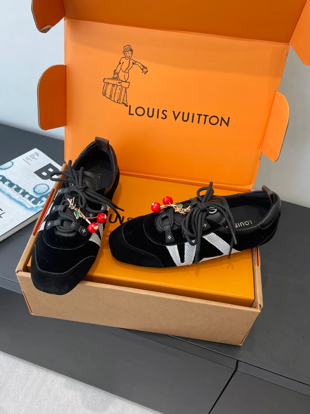 Кроссовки Женские Louis Vuitton 1595083