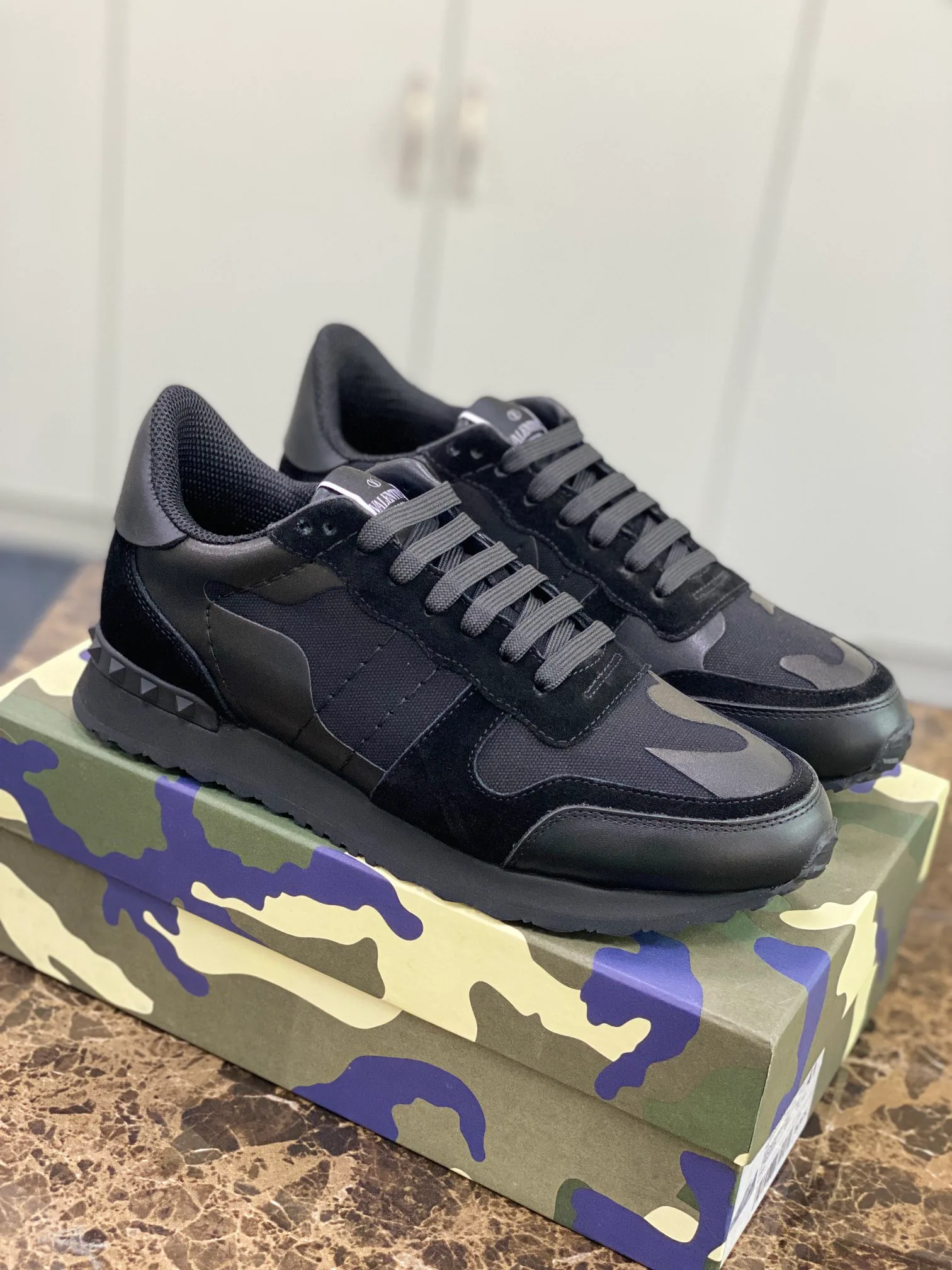 Кроссовки Женские Valentino 10736438