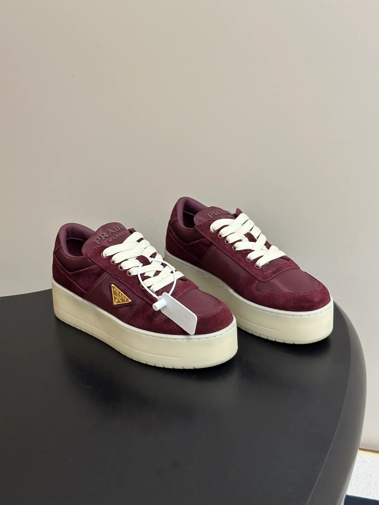 Кроссовки Женские Prada 18041556