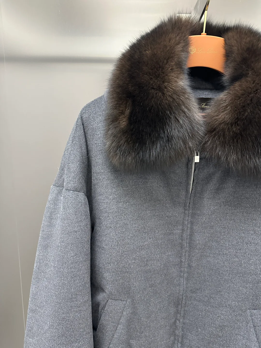 Куртки И Пуховики Женские Loro Piana 18702449