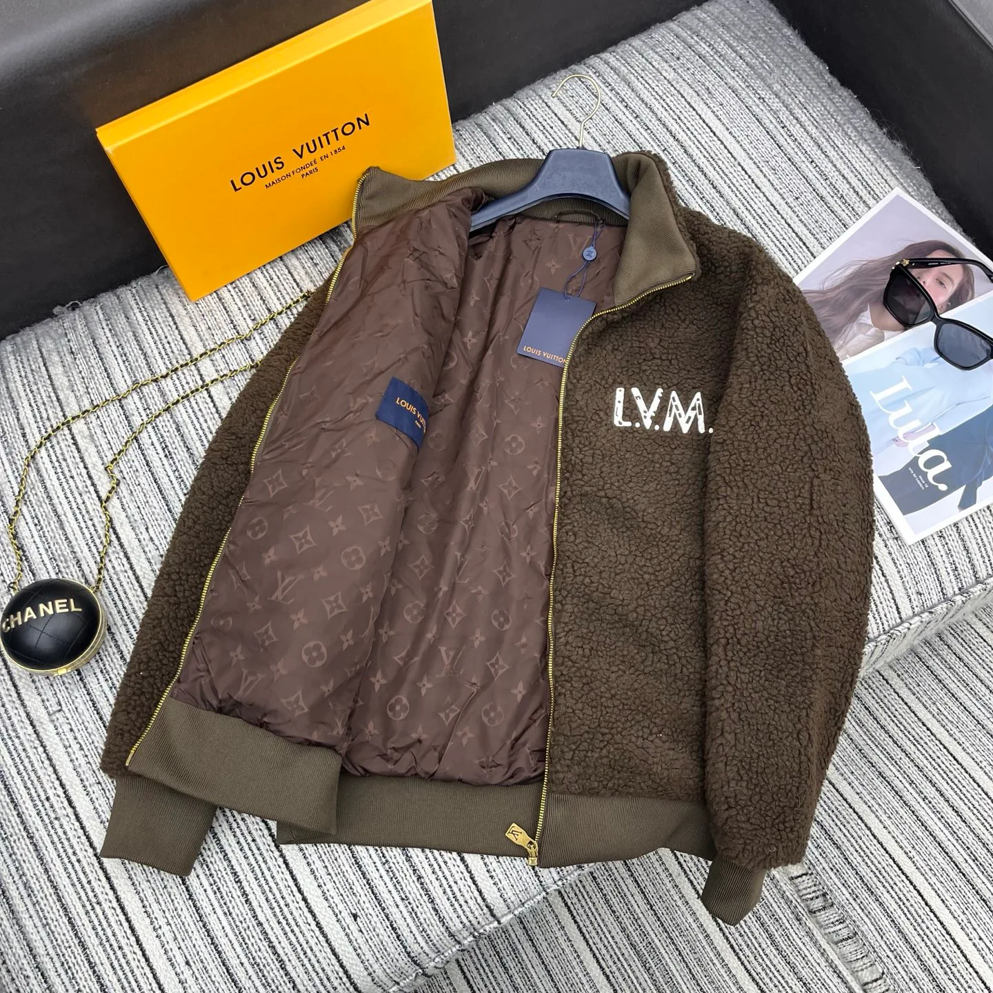 Куртки И Пуховики Женские Louis Vuitton 1586791