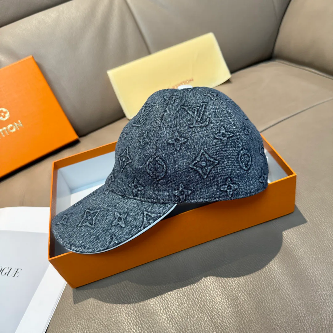 Головные Уборы Louis Vuitton 17604822
