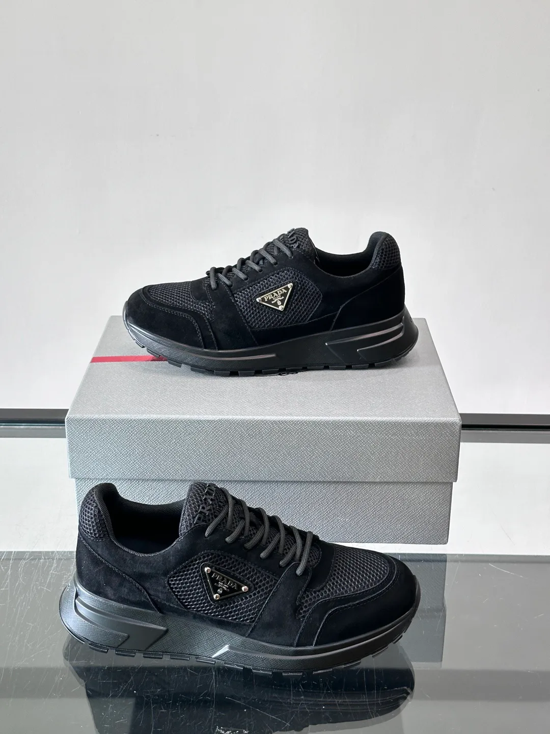 Кроссовки Мужские Prada 18102650