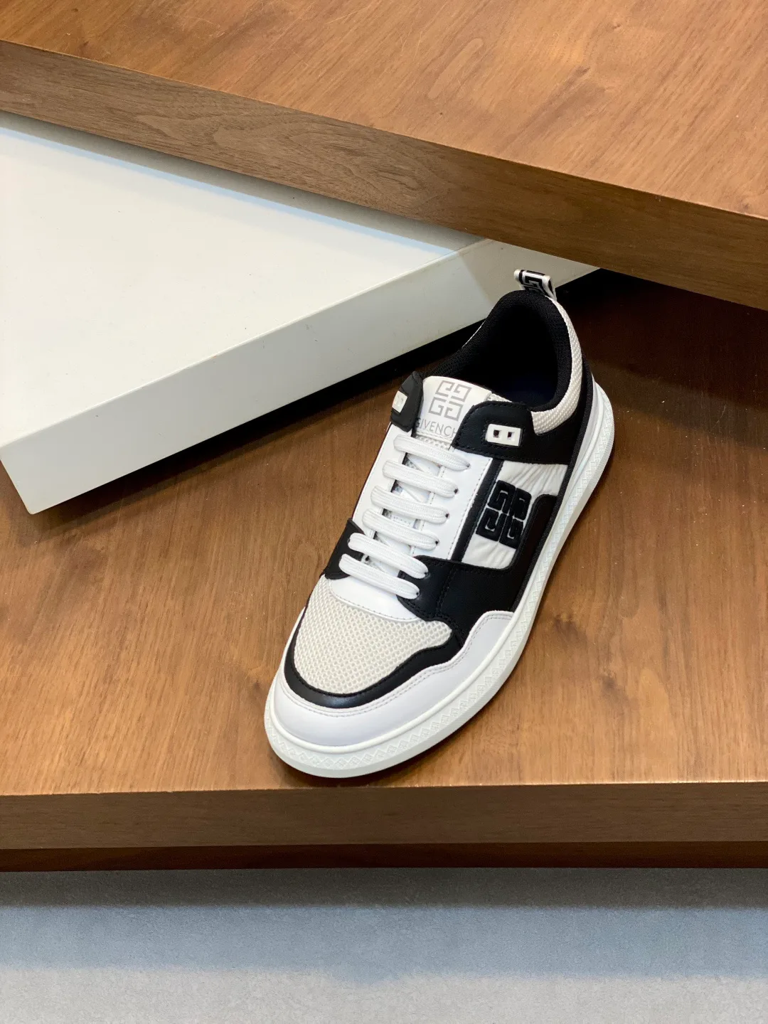 Кроссовки Мужские Givenchy 211565