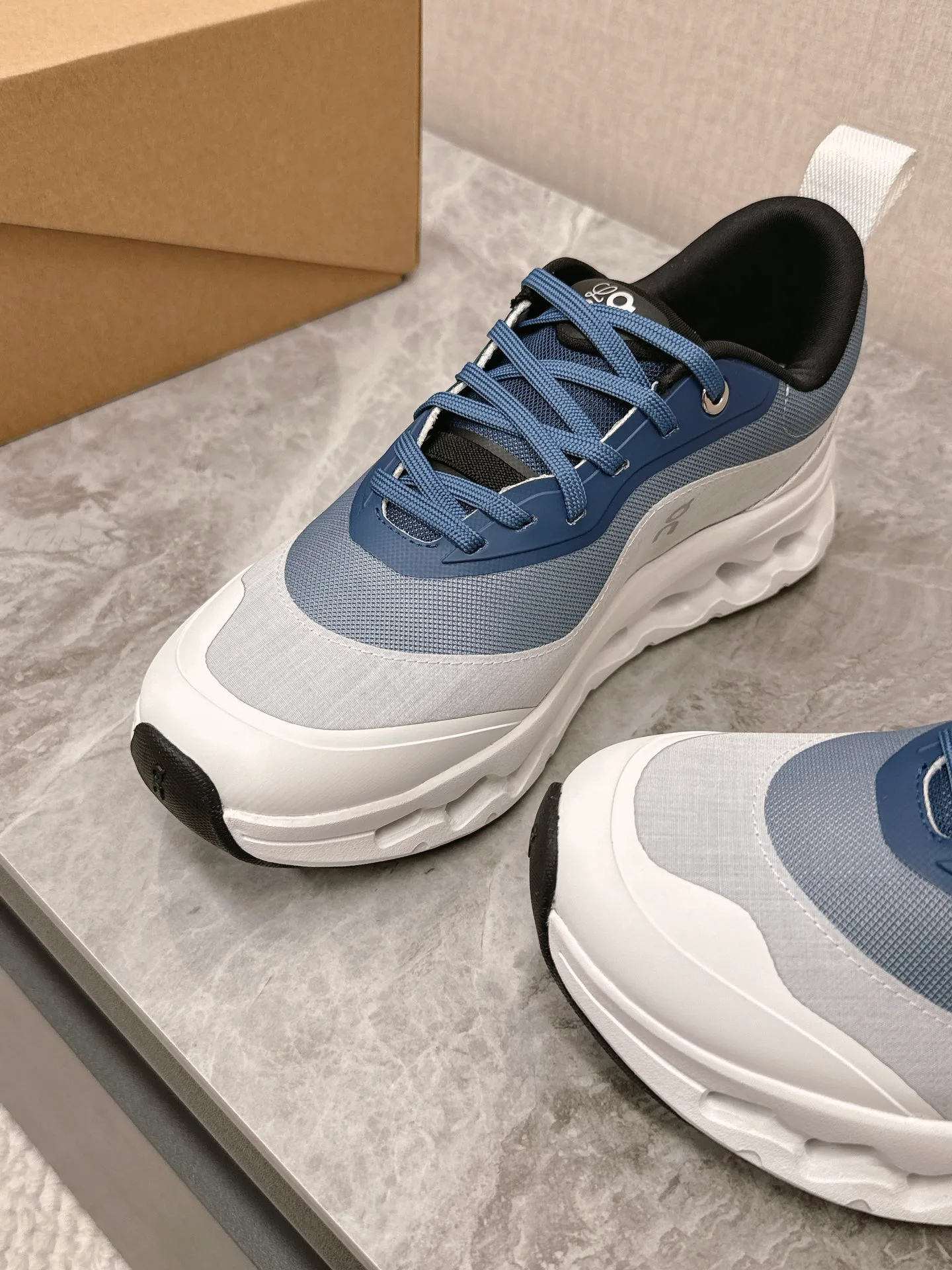 Кроссовки Женские Loewe 22136