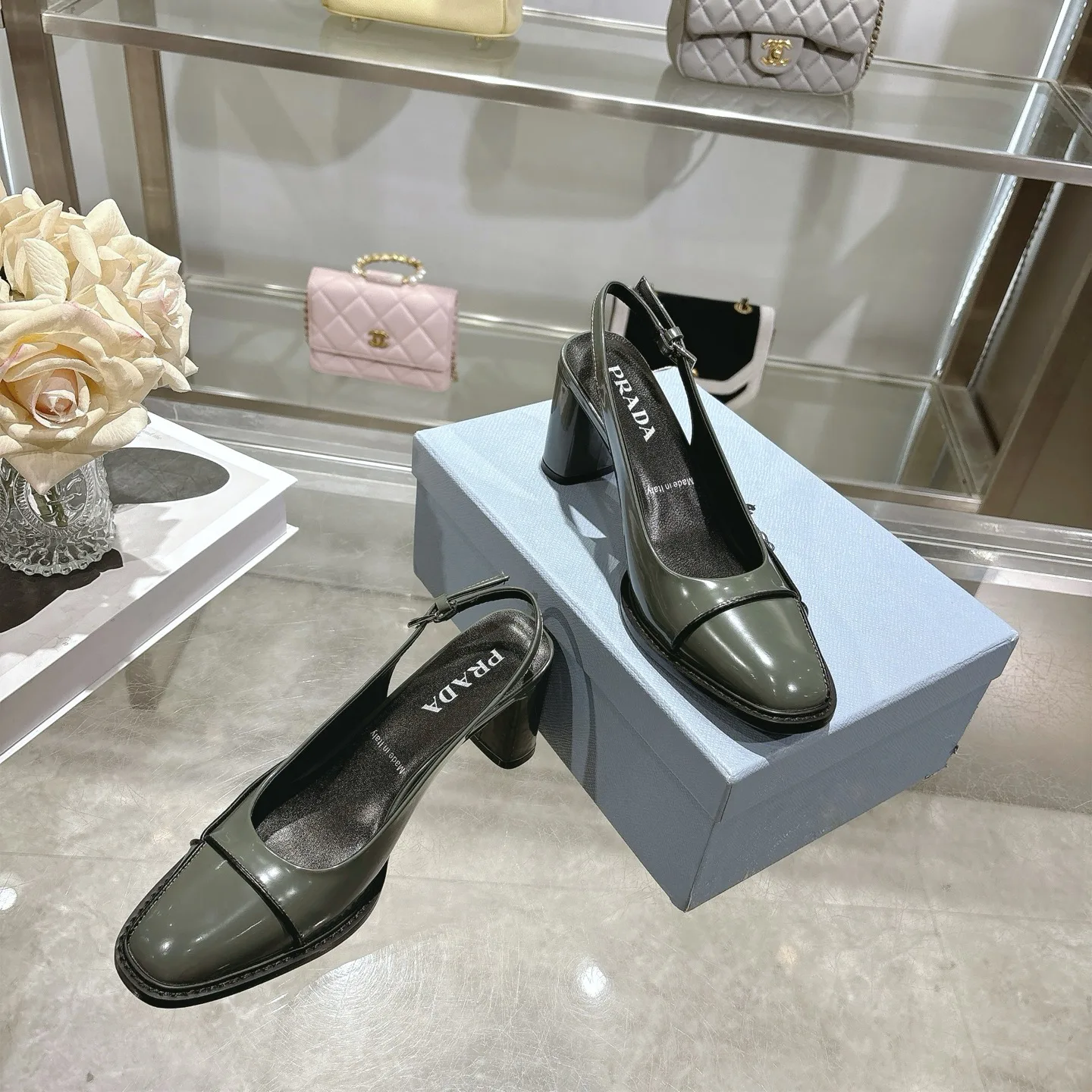 Босоножки Женские Prada 18104779