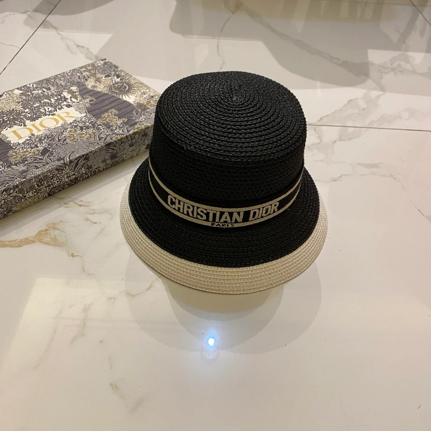 Головные Уборы Christian Dior 17498277